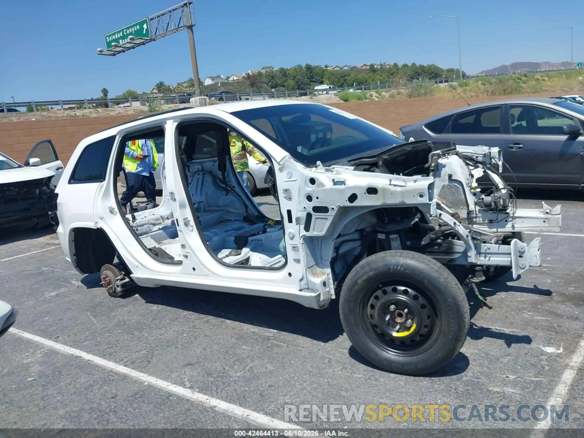 12 Photograph of a damaged car 1C4RJFAG5MC615389 JEEP GRAND CHEROKEE 2021