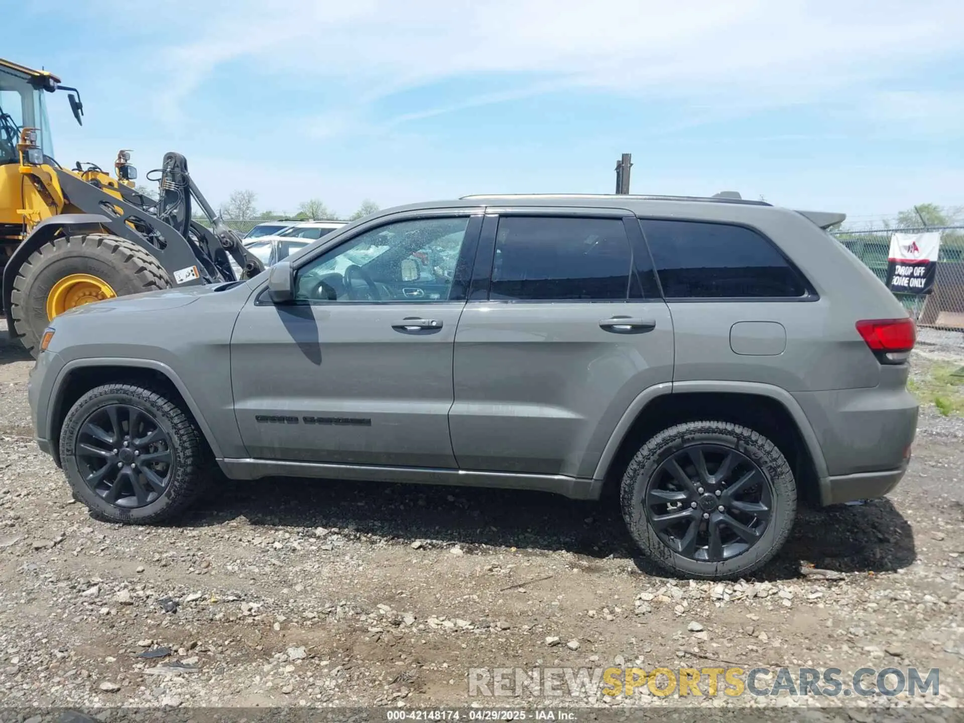 14 Photograph of a damaged car 1C4RJFAG5MC654581 JEEP GRAND CHEROKEE 2021