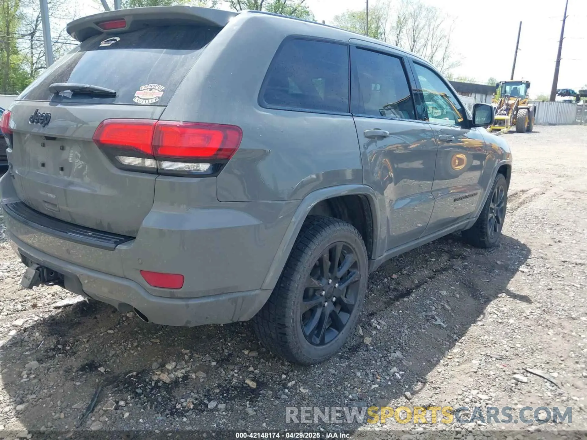 4 Photograph of a damaged car 1C4RJFAG5MC654581 JEEP GRAND CHEROKEE 2021