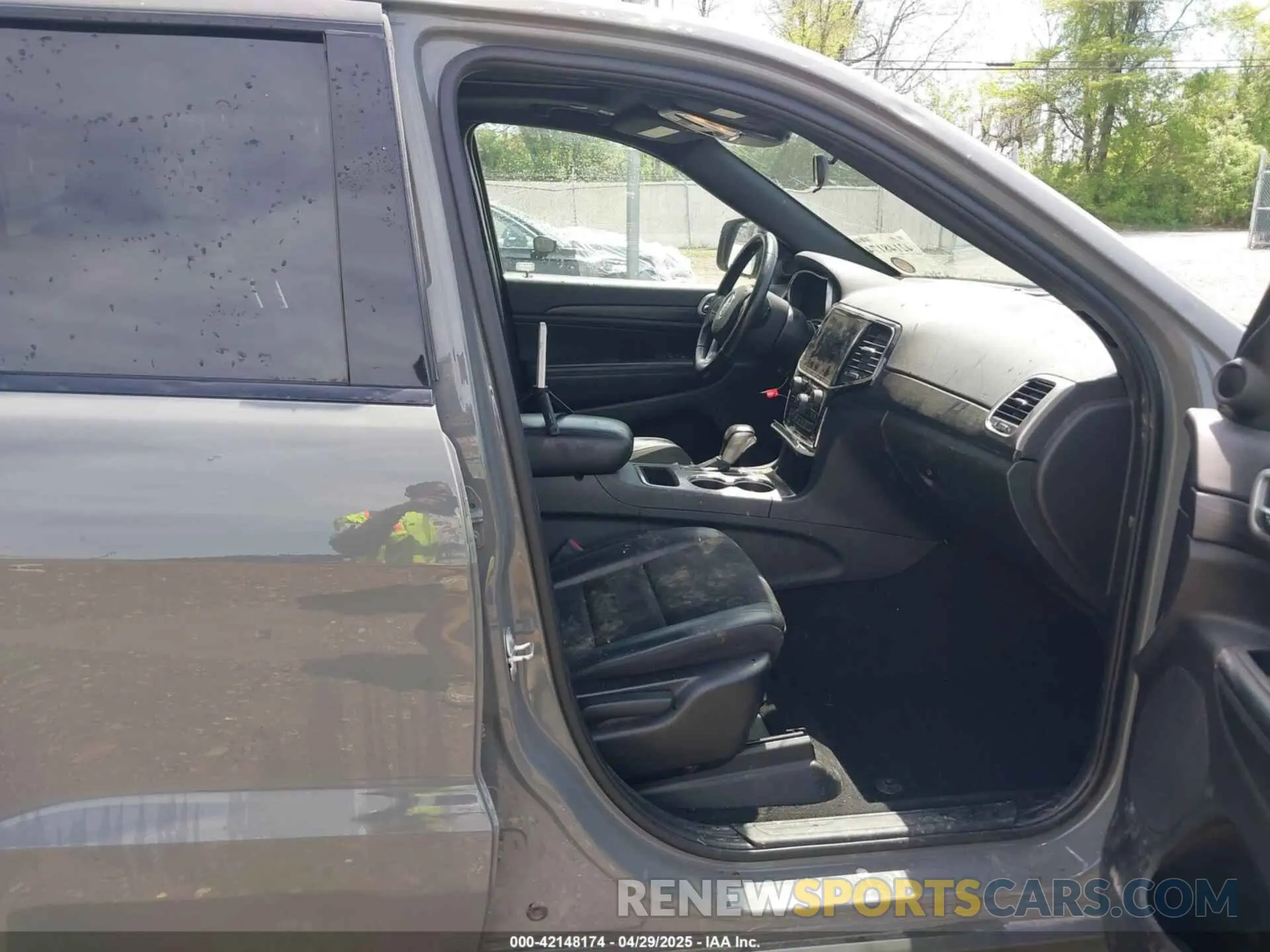 5 Photograph of a damaged car 1C4RJFAG5MC654581 JEEP GRAND CHEROKEE 2021