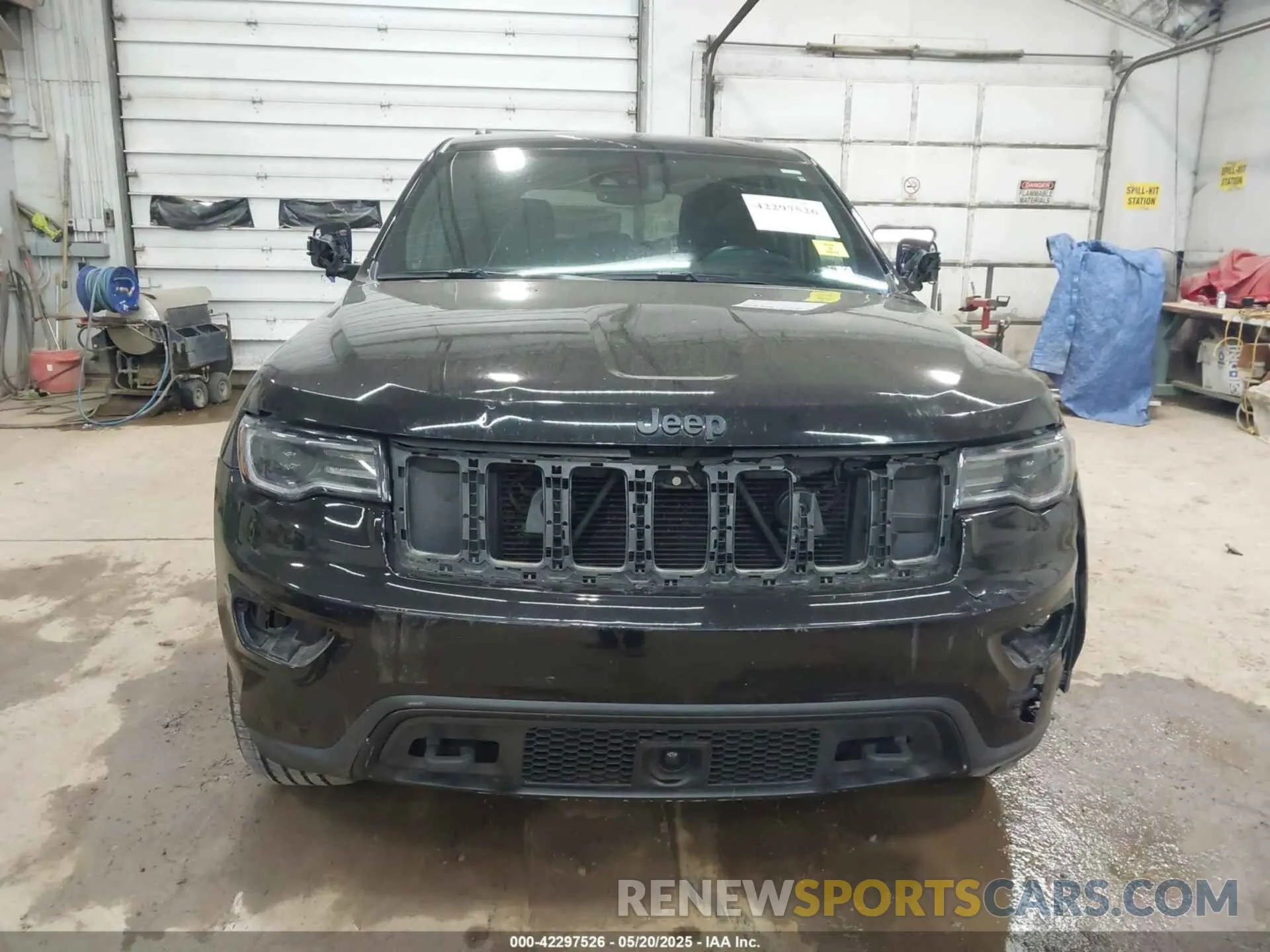 12 Photograph of a damaged car 1C4RJFAG5MC817567 JEEP GRAND CHEROKEE 2021