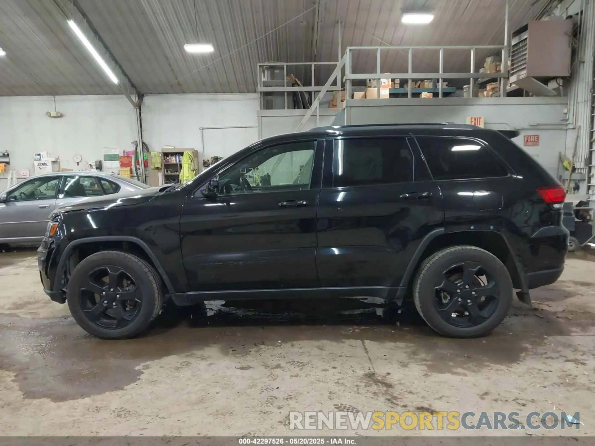 14 Photograph of a damaged car 1C4RJFAG5MC817567 JEEP GRAND CHEROKEE 2021