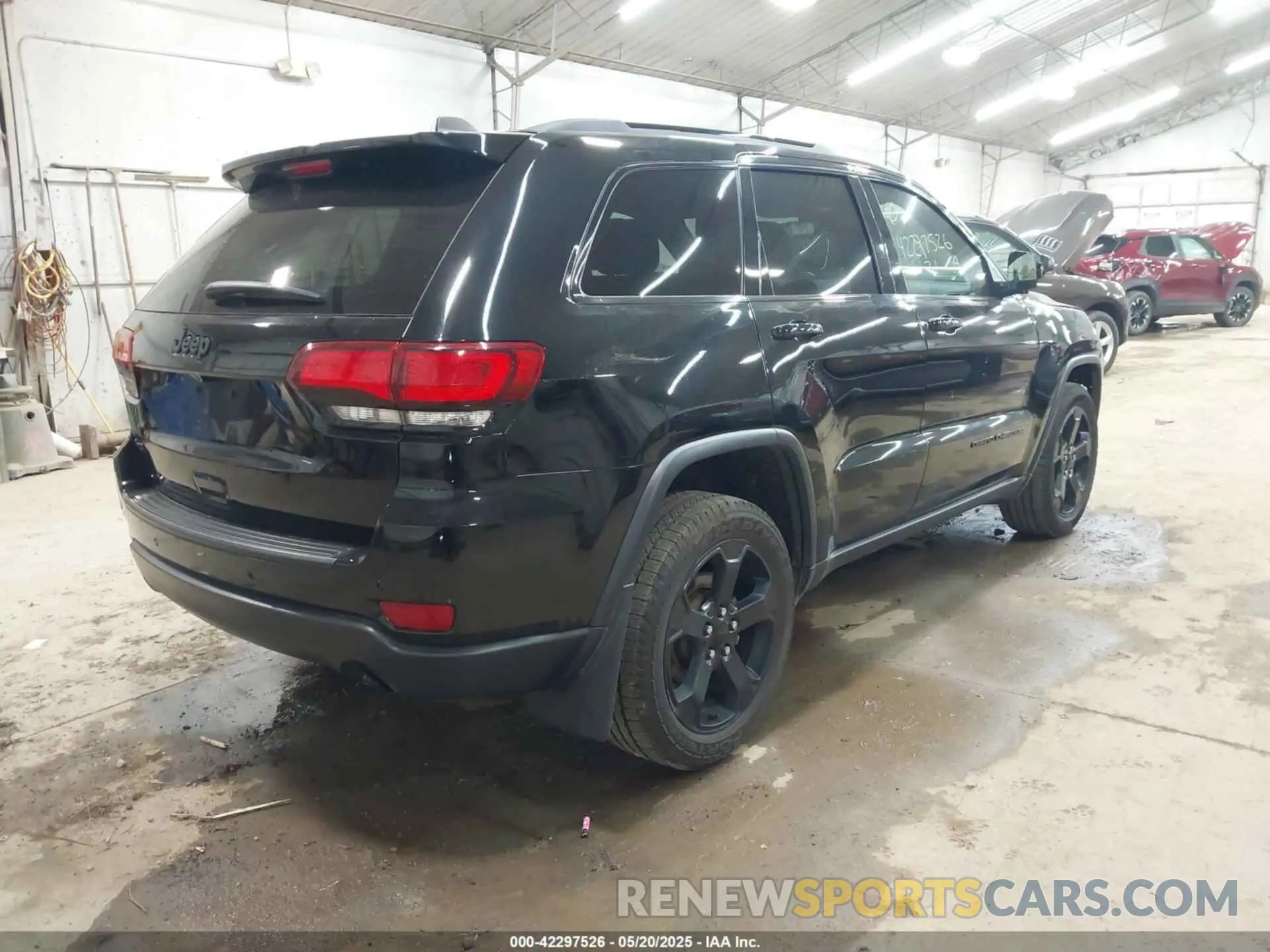 4 Photograph of a damaged car 1C4RJFAG5MC817567 JEEP GRAND CHEROKEE 2021