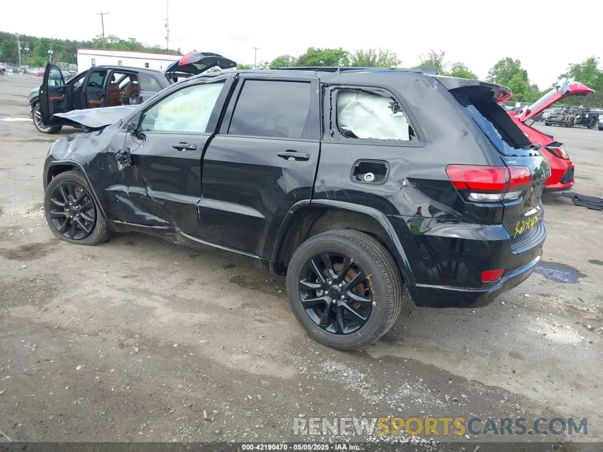 3 Photograph of a damaged car 1C4RJFAG6MC623212 JEEP GRAND CHEROKEE 2021