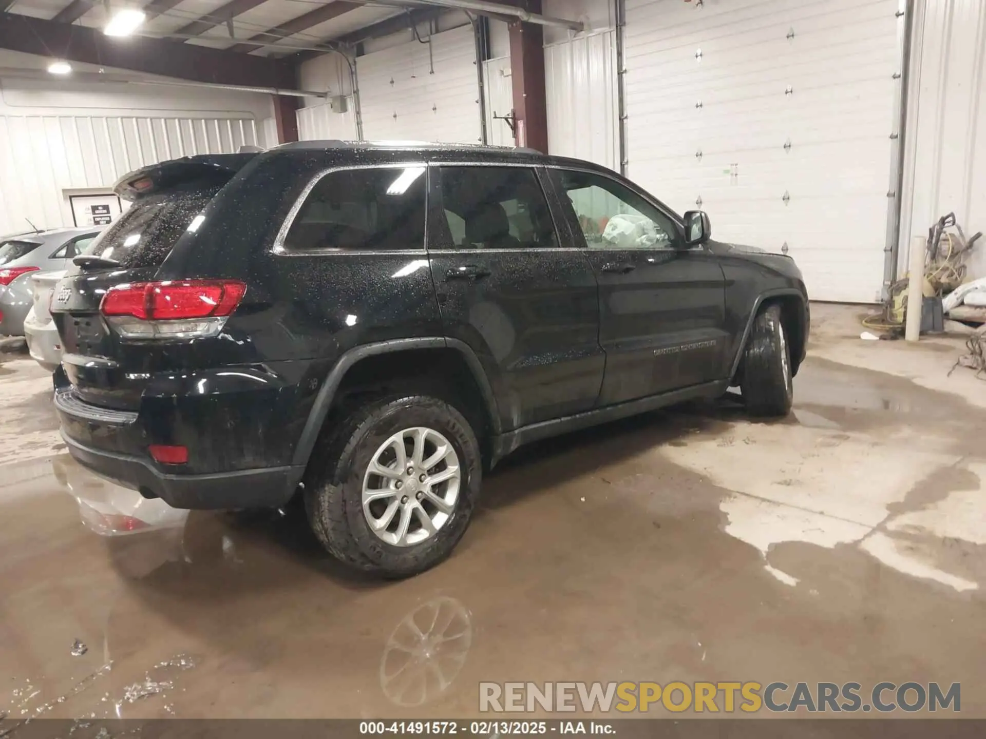 4 Photograph of a damaged car 1C4RJFAG6MC655920 JEEP GRAND CHEROKEE 2021
