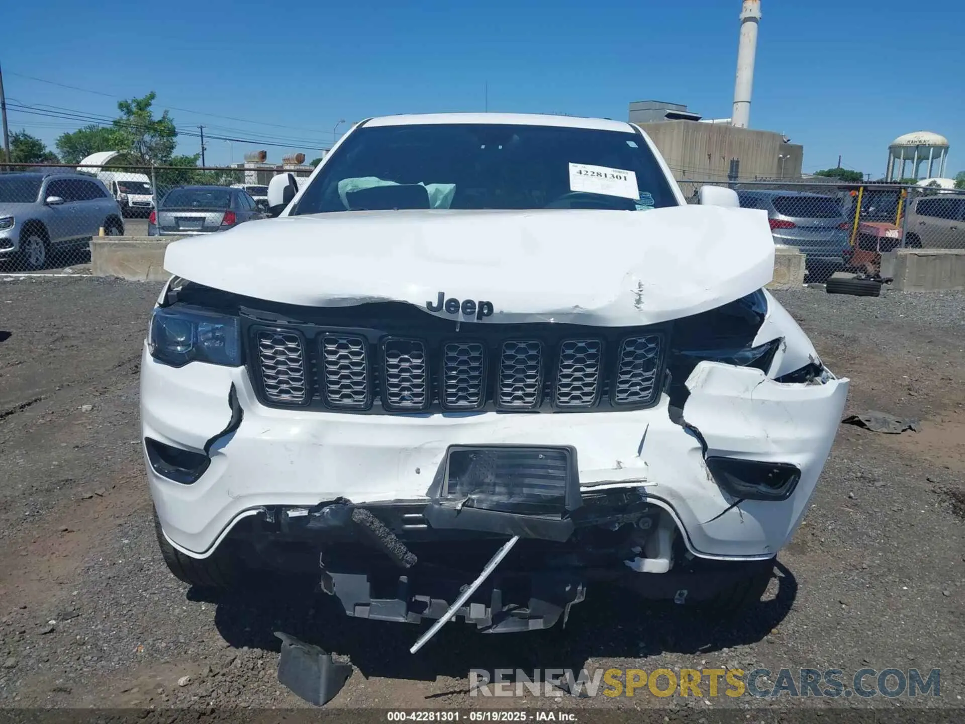 12 Photograph of a damaged car 1C4RJFAG6MC759825 JEEP GRAND CHEROKEE 2021