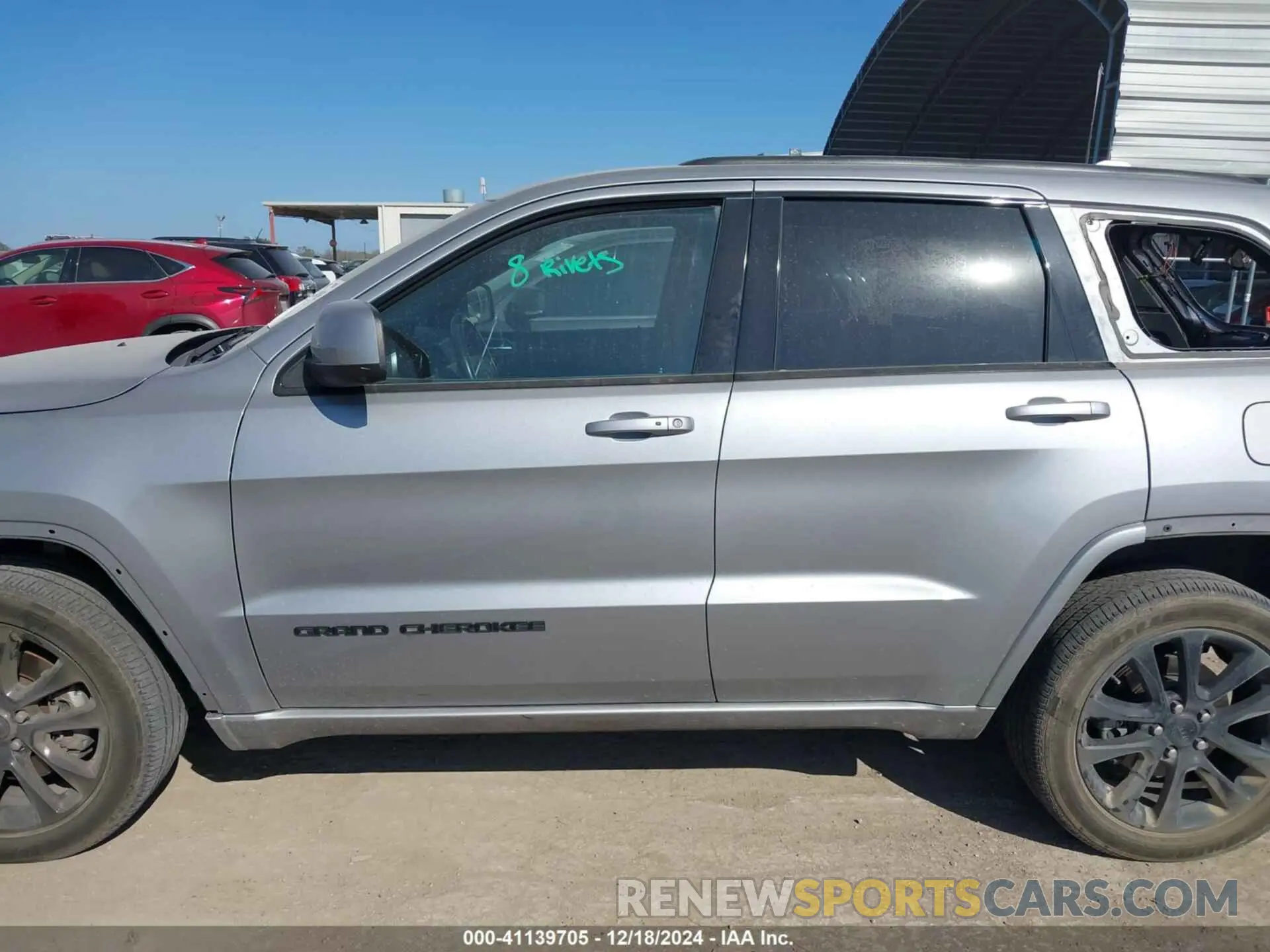 14 Photograph of a damaged car 1C4RJFAG6MC769674 JEEP GRAND CHEROKEE 2021