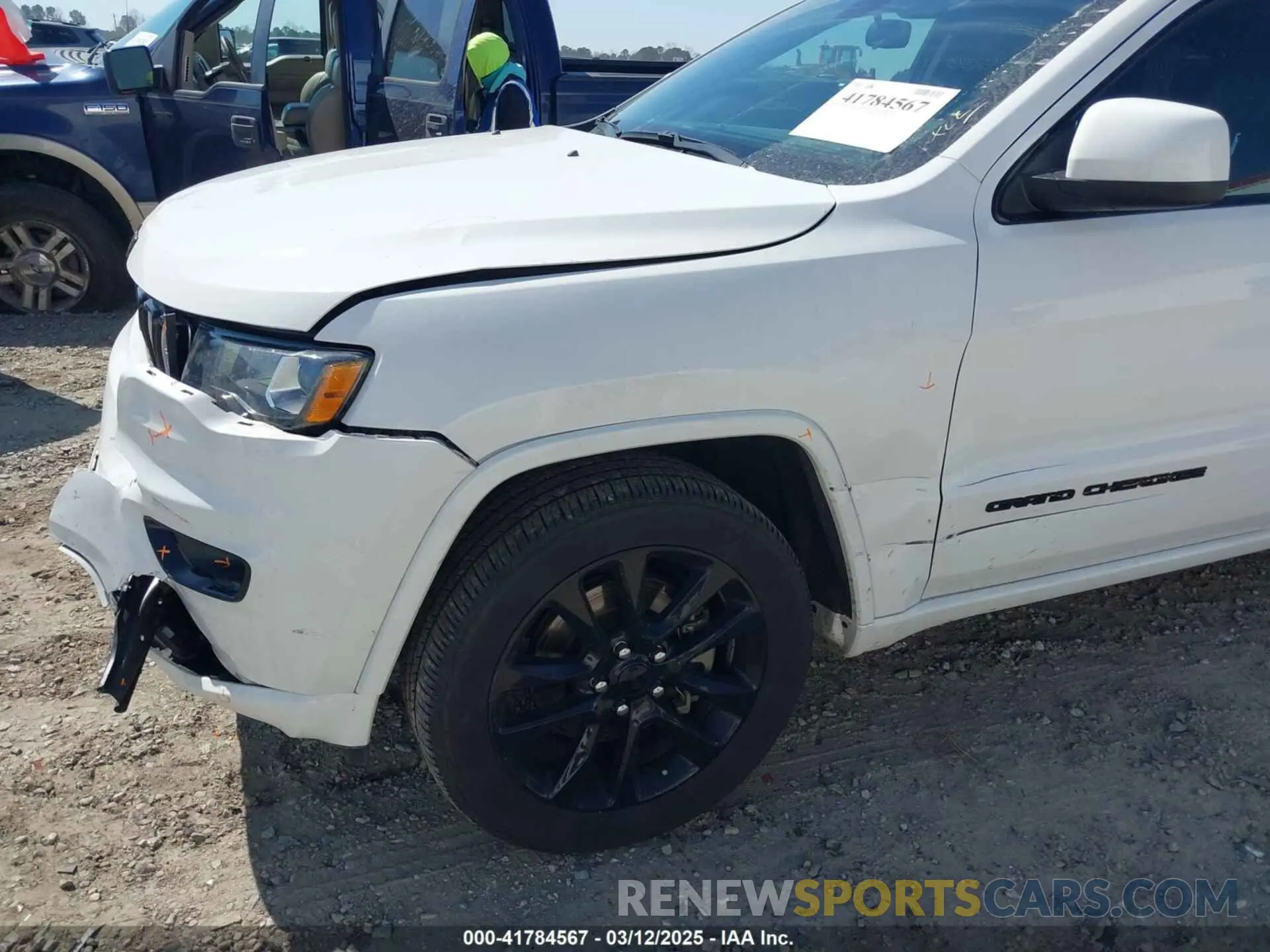 19 Photograph of a damaged car 1C4RJFAG7MC705966 JEEP GRAND CHEROKEE 2021