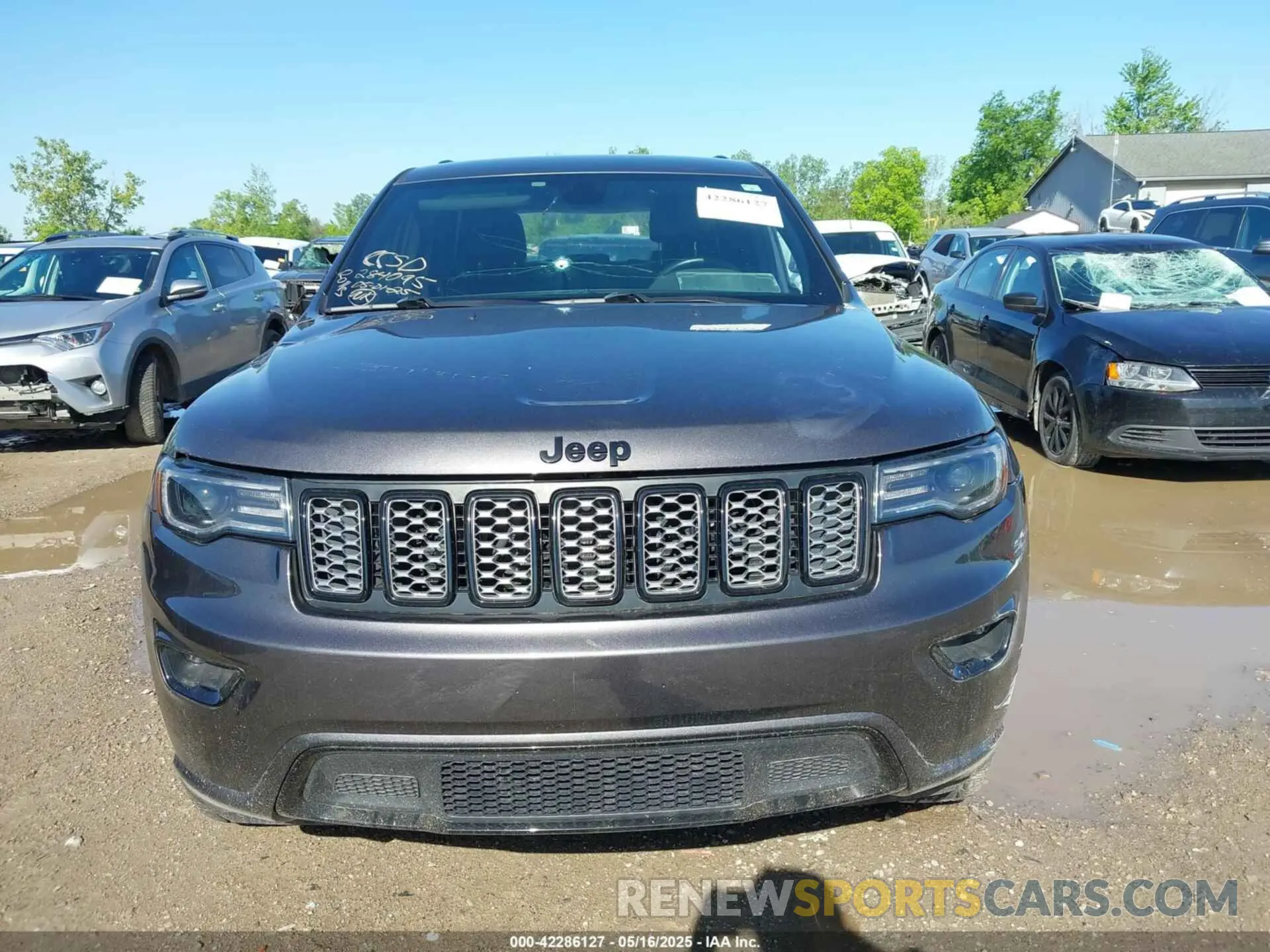 11 Photograph of a damaged car 1C4RJFAG7MC889483 JEEP GRAND CHEROKEE 2021