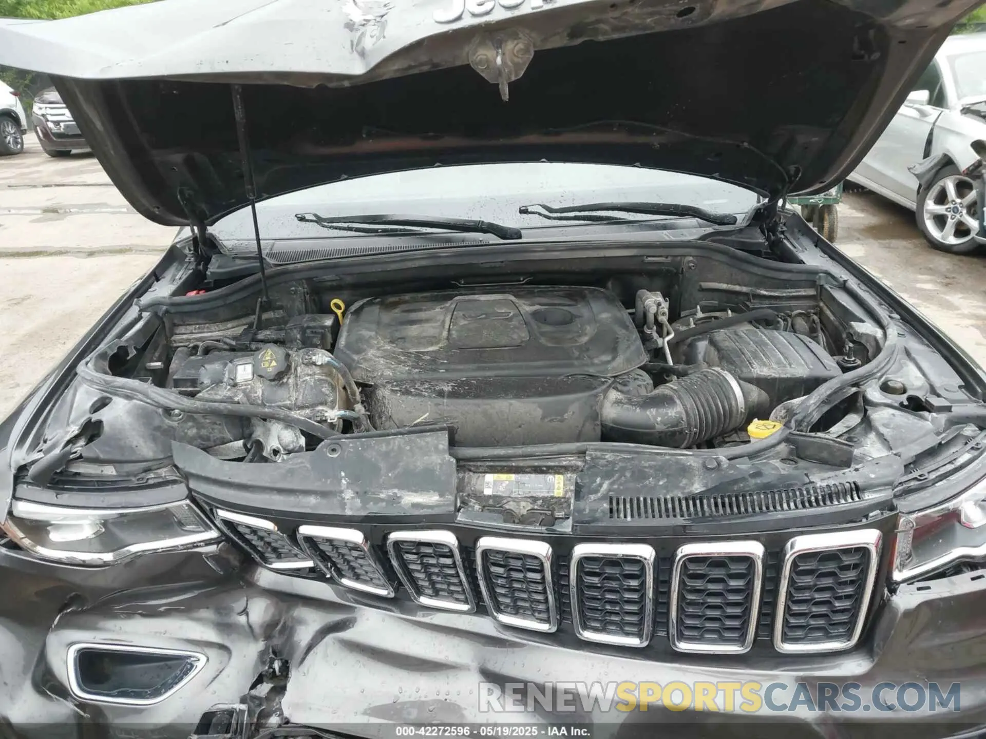 10 Photograph of a damaged car 1C4RJFAG8MC687140 JEEP GRAND CHEROKEE 2021