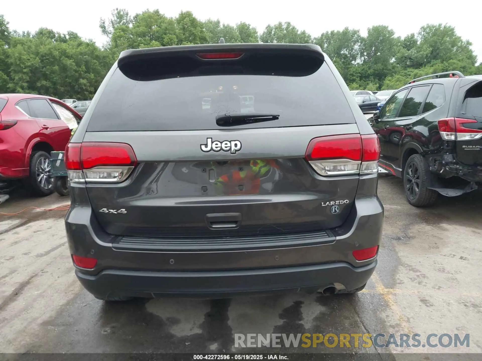 16 Photograph of a damaged car 1C4RJFAG8MC687140 JEEP GRAND CHEROKEE 2021