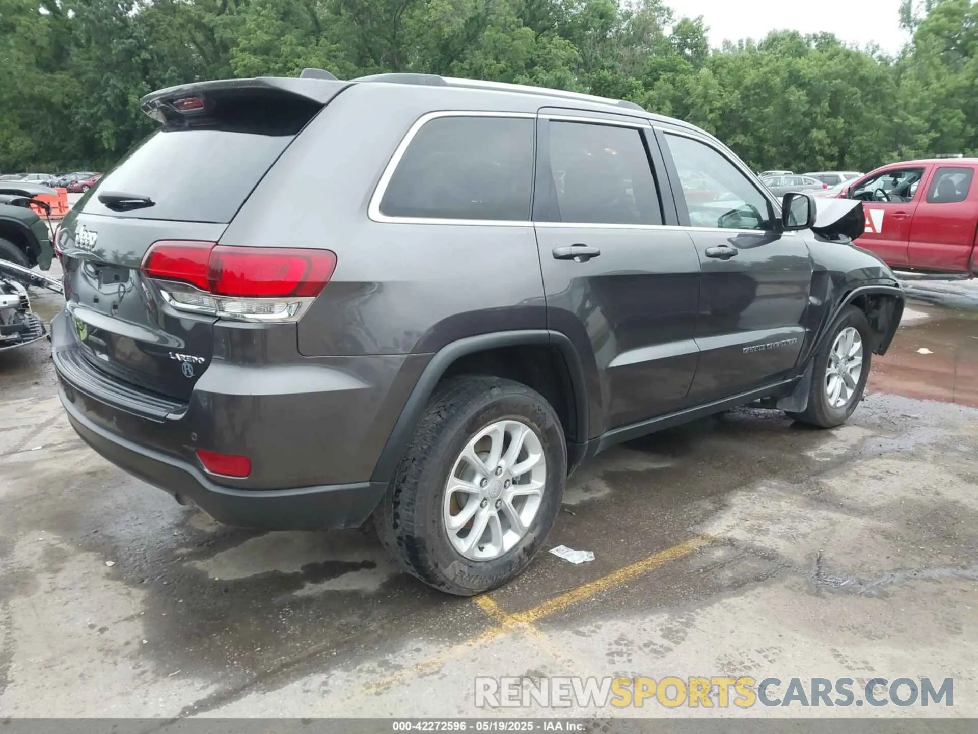 4 Photograph of a damaged car 1C4RJFAG8MC687140 JEEP GRAND CHEROKEE 2021