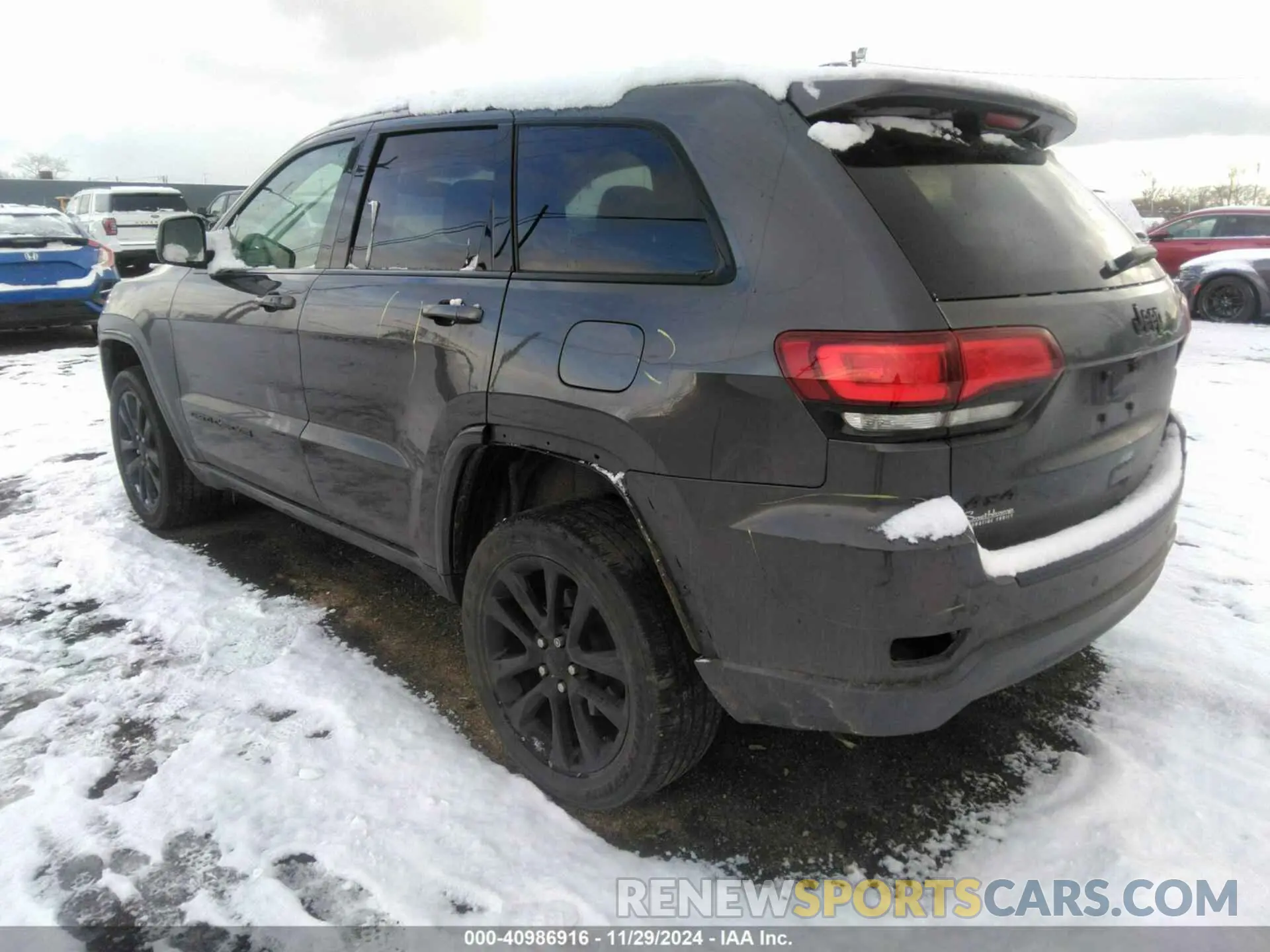 3 Photograph of a damaged car 1C4RJFAG8MC823847 JEEP GRAND CHEROKEE 2021