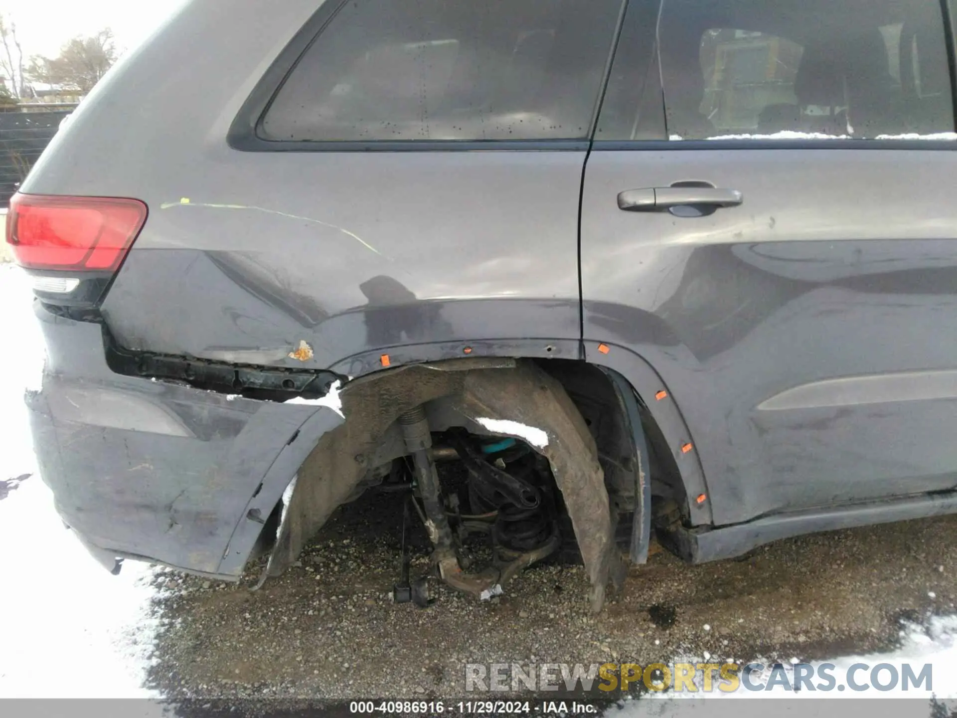 6 Photograph of a damaged car 1C4RJFAG8MC823847 JEEP GRAND CHEROKEE 2021
