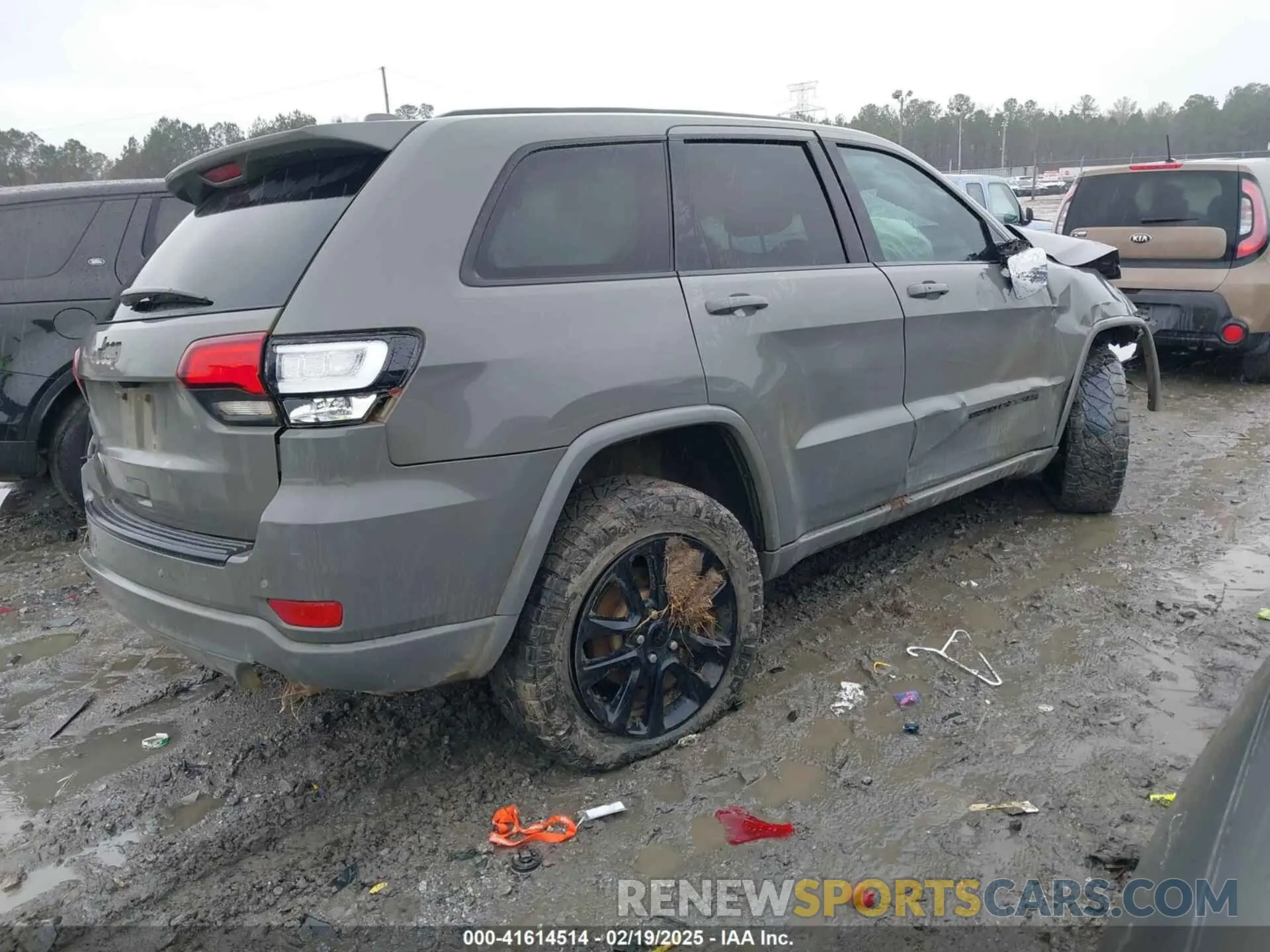 4 Photograph of a damaged car 1C4RJFAG9MC590268 JEEP GRAND CHEROKEE 2021