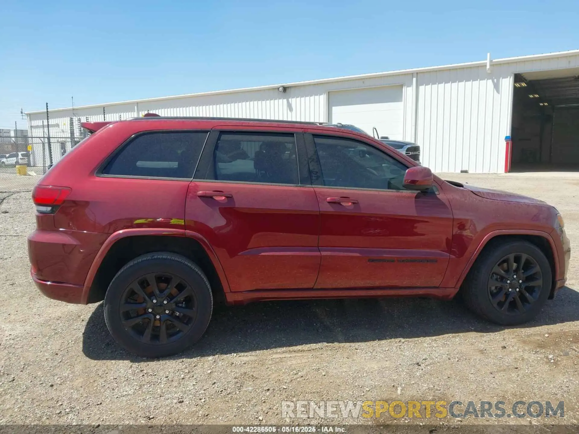 13 Photograph of a damaged car 1C4RJFAG9MC653627 JEEP GRAND CHEROKEE 2021
