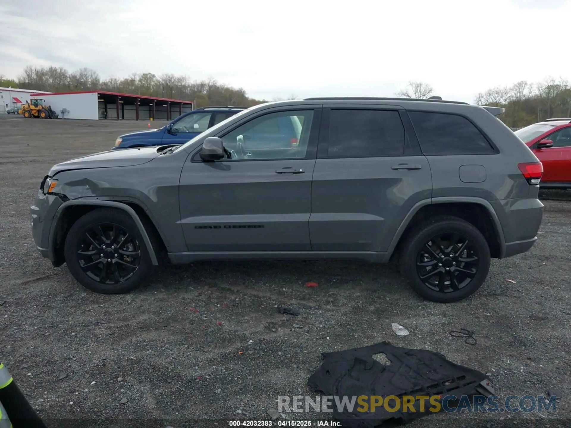 14 Photograph of a damaged car 1C4RJFAG9MC823713 JEEP GRAND CHEROKEE 2021