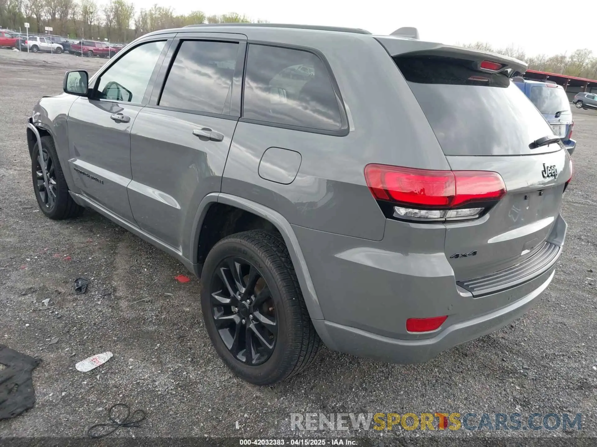 3 Photograph of a damaged car 1C4RJFAG9MC823713 JEEP GRAND CHEROKEE 2021