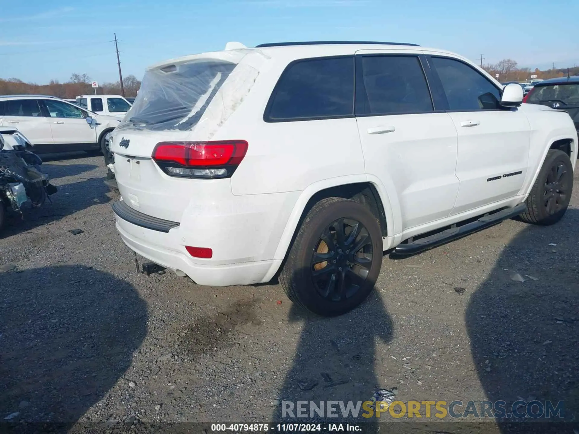4 Photograph of a damaged car 1C4RJFAGXMC589548 JEEP GRAND CHEROKEE 2021