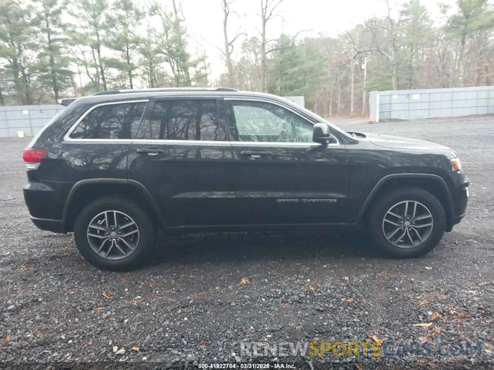 13 Photograph of a damaged car 1C4RJFAGXMC650672 JEEP GRAND CHEROKEE 2021