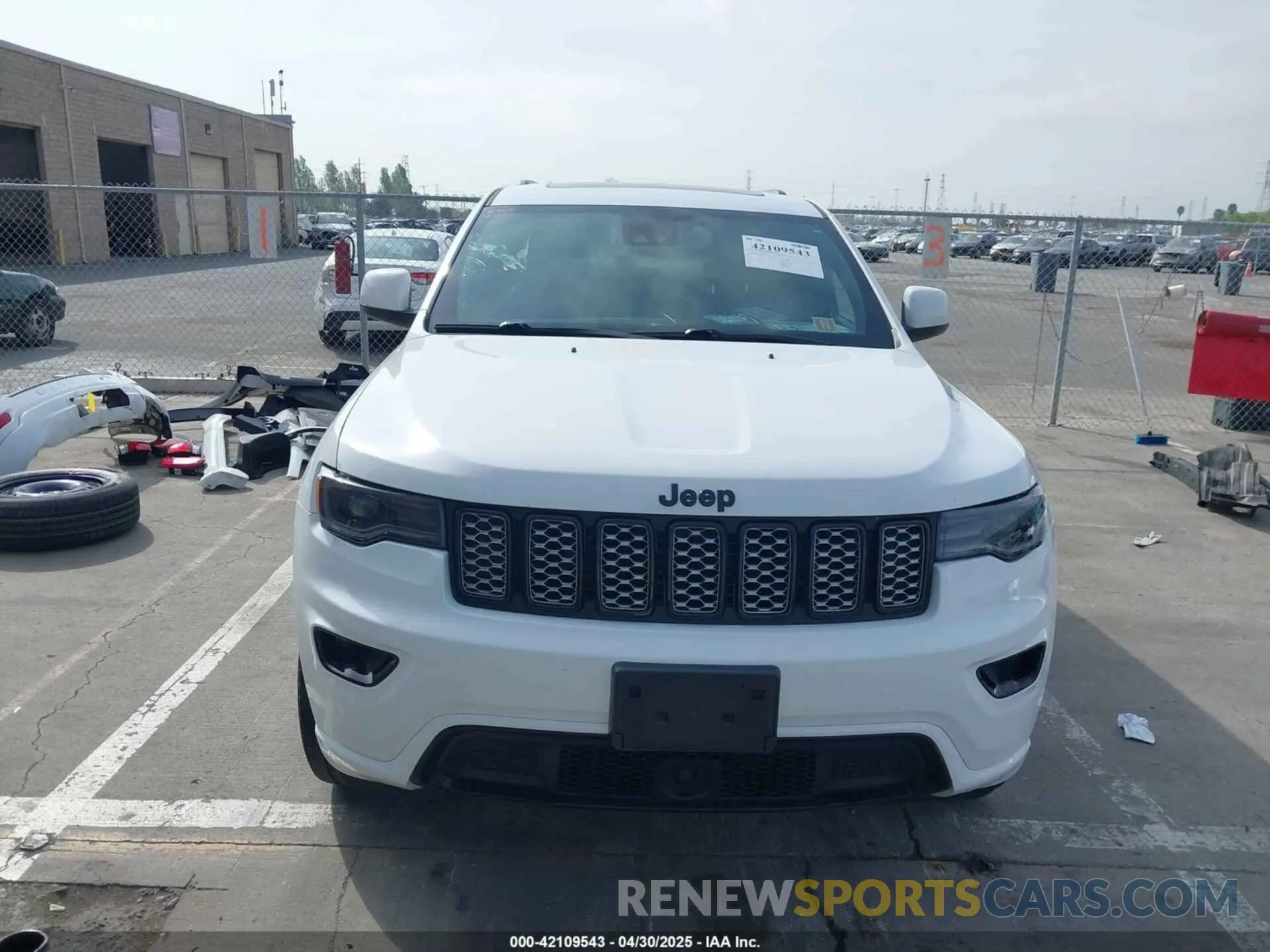 13 Photograph of a damaged car 1C4RJFAGXMC652969 JEEP GRAND CHEROKEE 2021