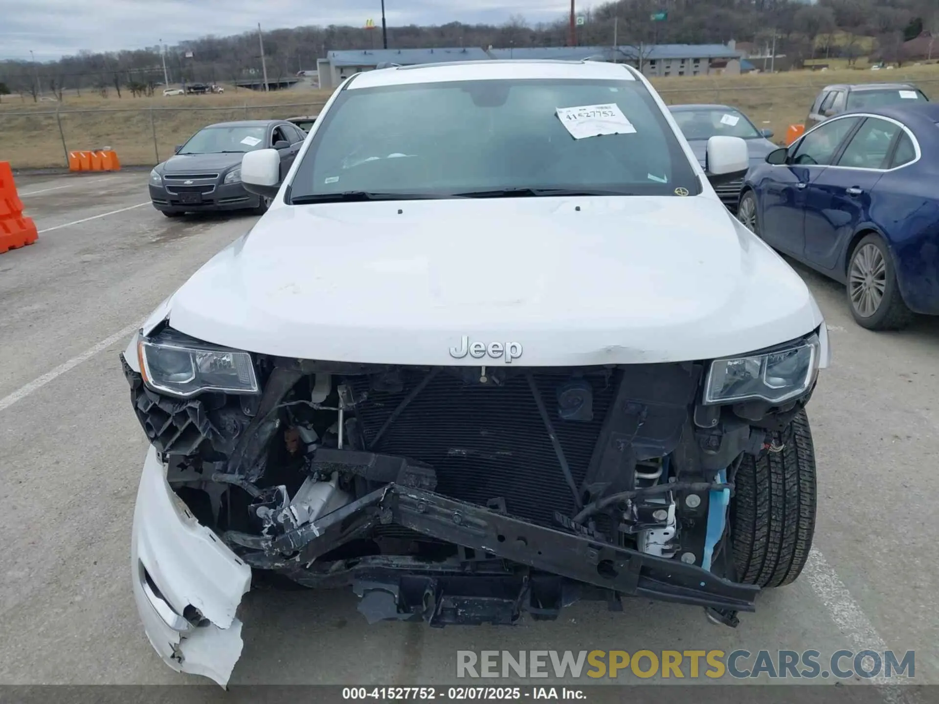 13 Photograph of a damaged car 1C4RJFAGXMC687897 JEEP GRAND CHEROKEE 2021