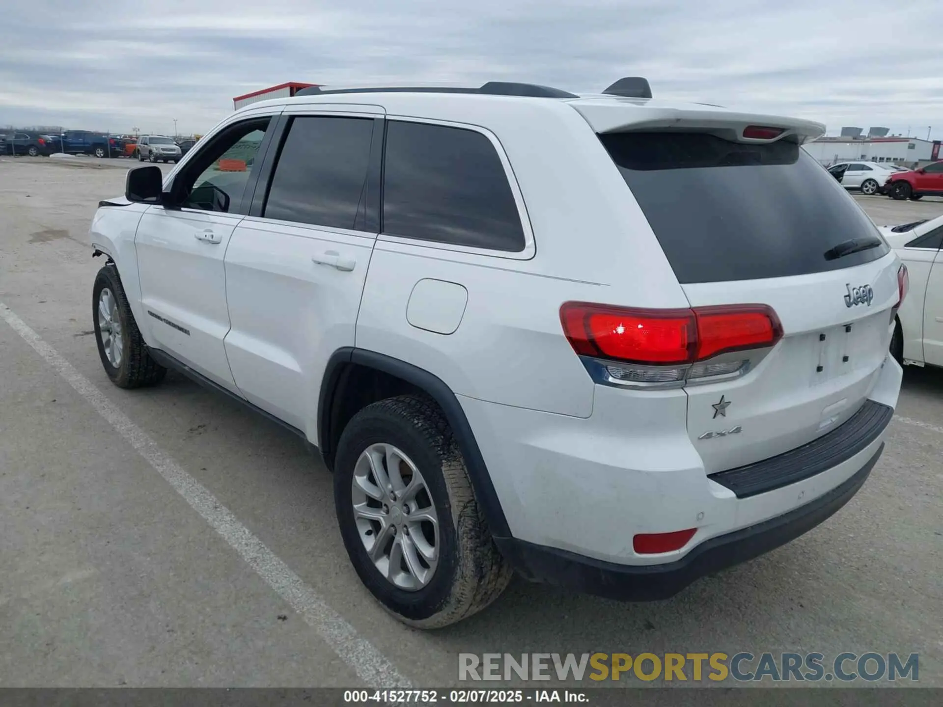 3 Photograph of a damaged car 1C4RJFAGXMC687897 JEEP GRAND CHEROKEE 2021