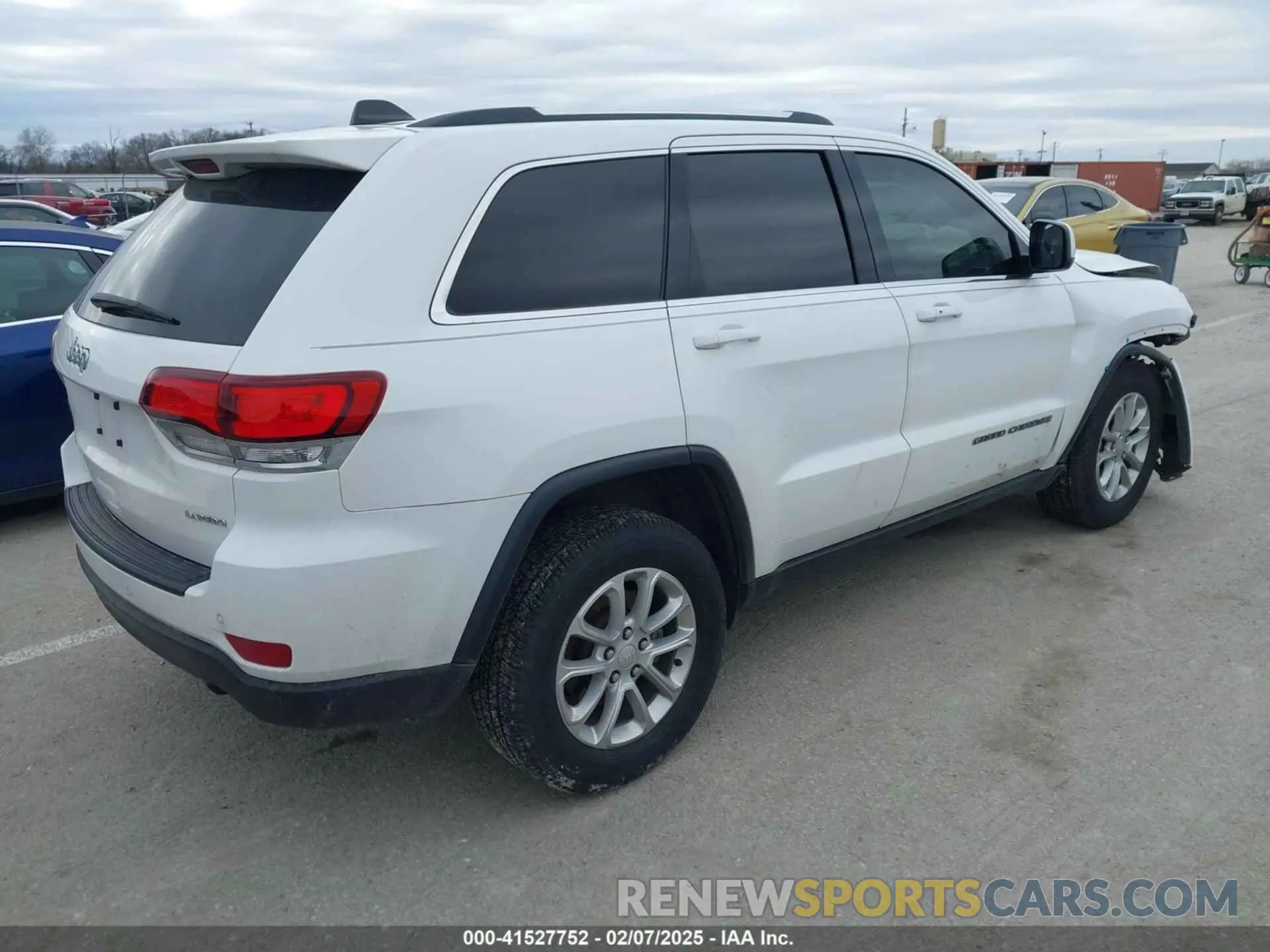 4 Photograph of a damaged car 1C4RJFAGXMC687897 JEEP GRAND CHEROKEE 2021