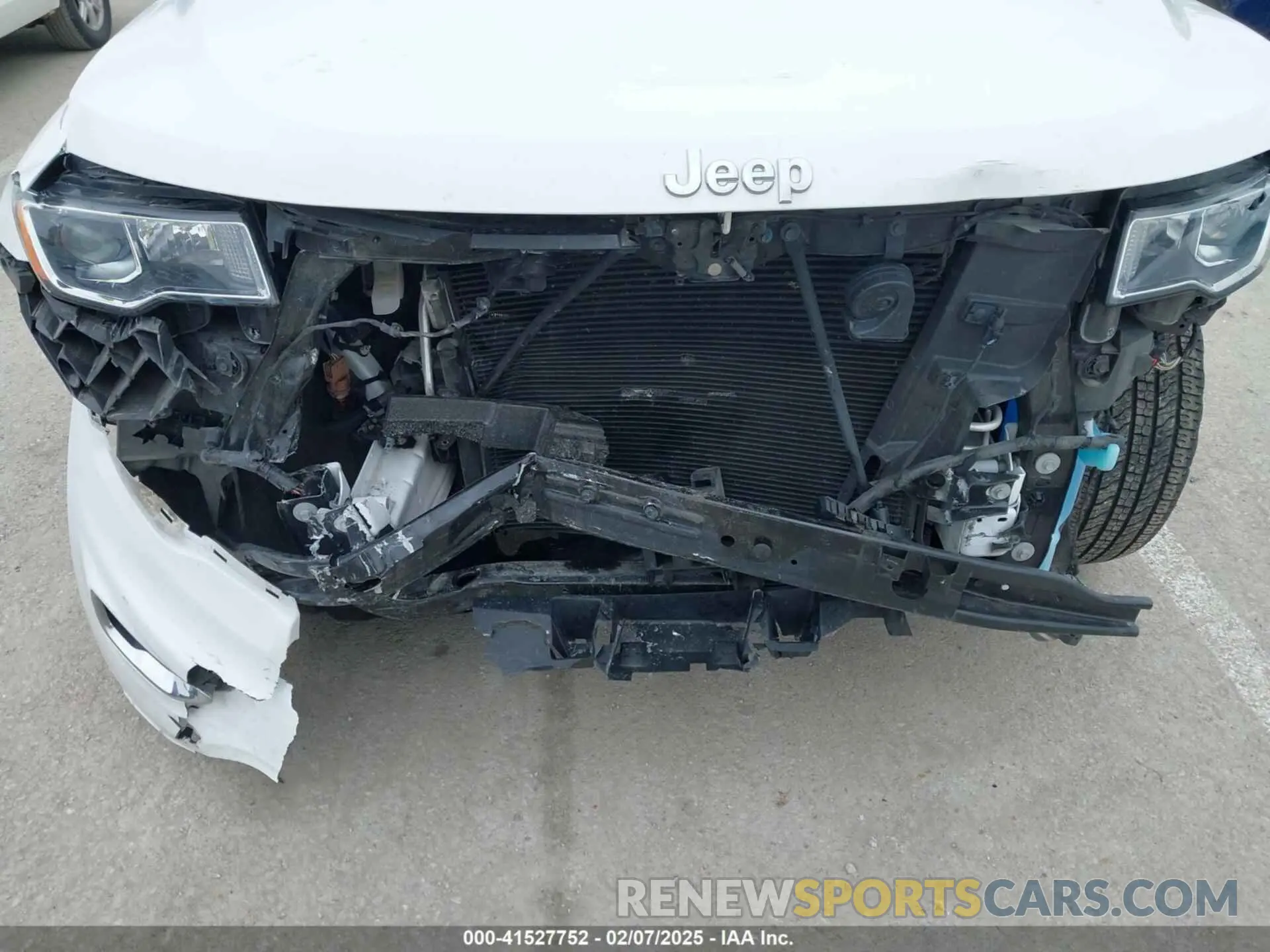 6 Photograph of a damaged car 1C4RJFAGXMC687897 JEEP GRAND CHEROKEE 2021