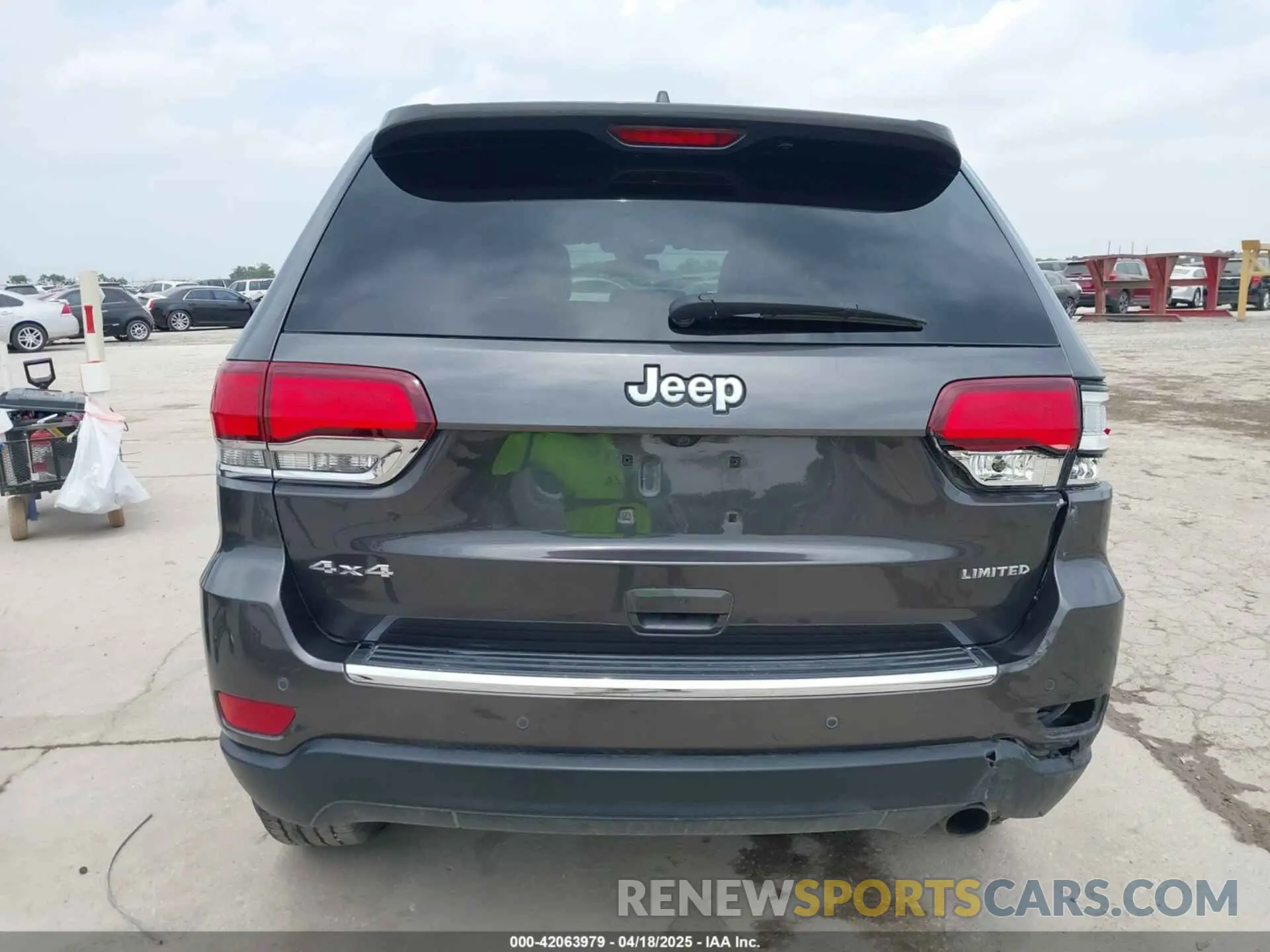 17 Photograph of a damaged car 1C4RJFBG0MC504148 JEEP GRAND CHEROKEE 2021