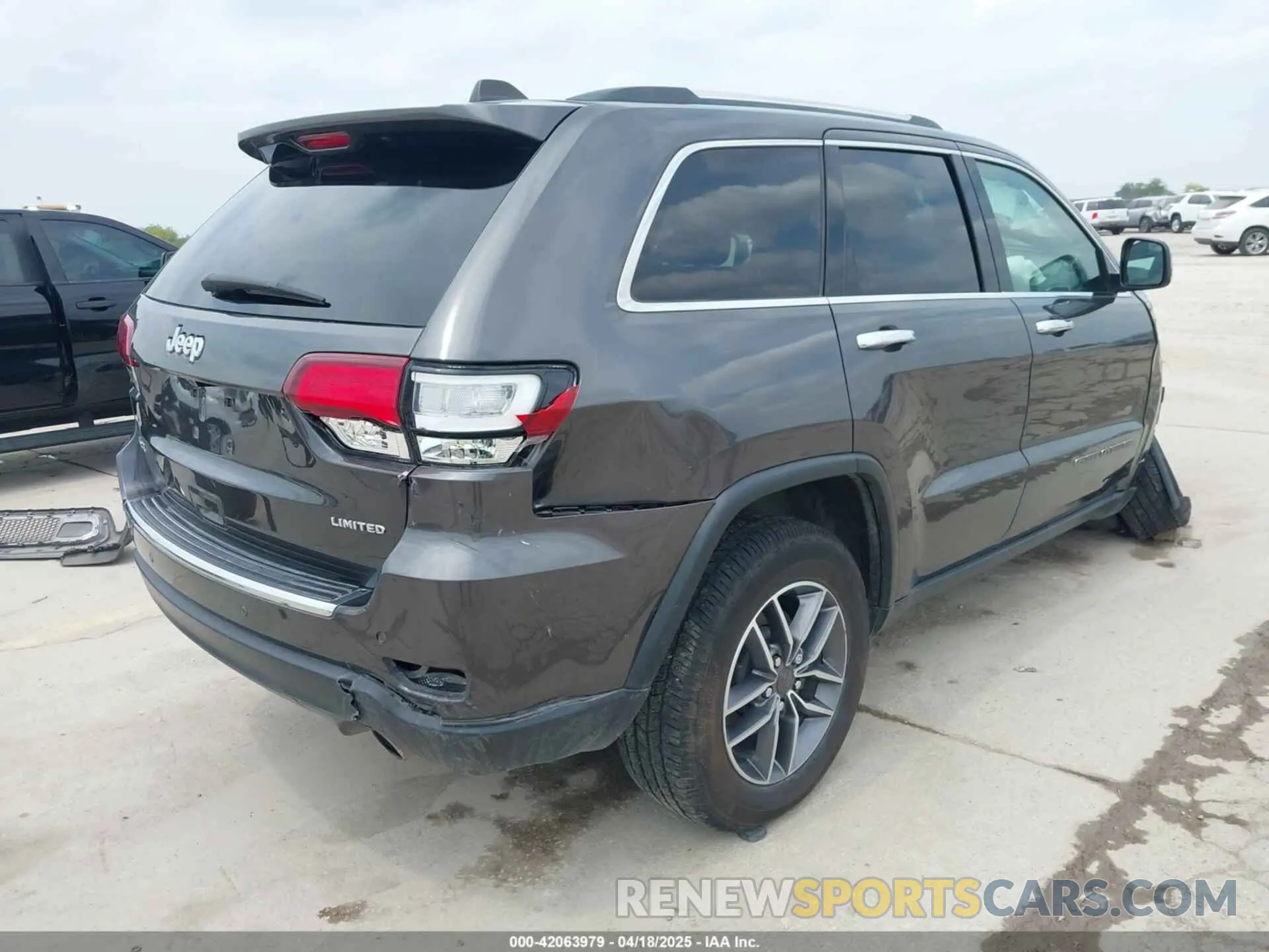 4 Photograph of a damaged car 1C4RJFBG0MC504148 JEEP GRAND CHEROKEE 2021