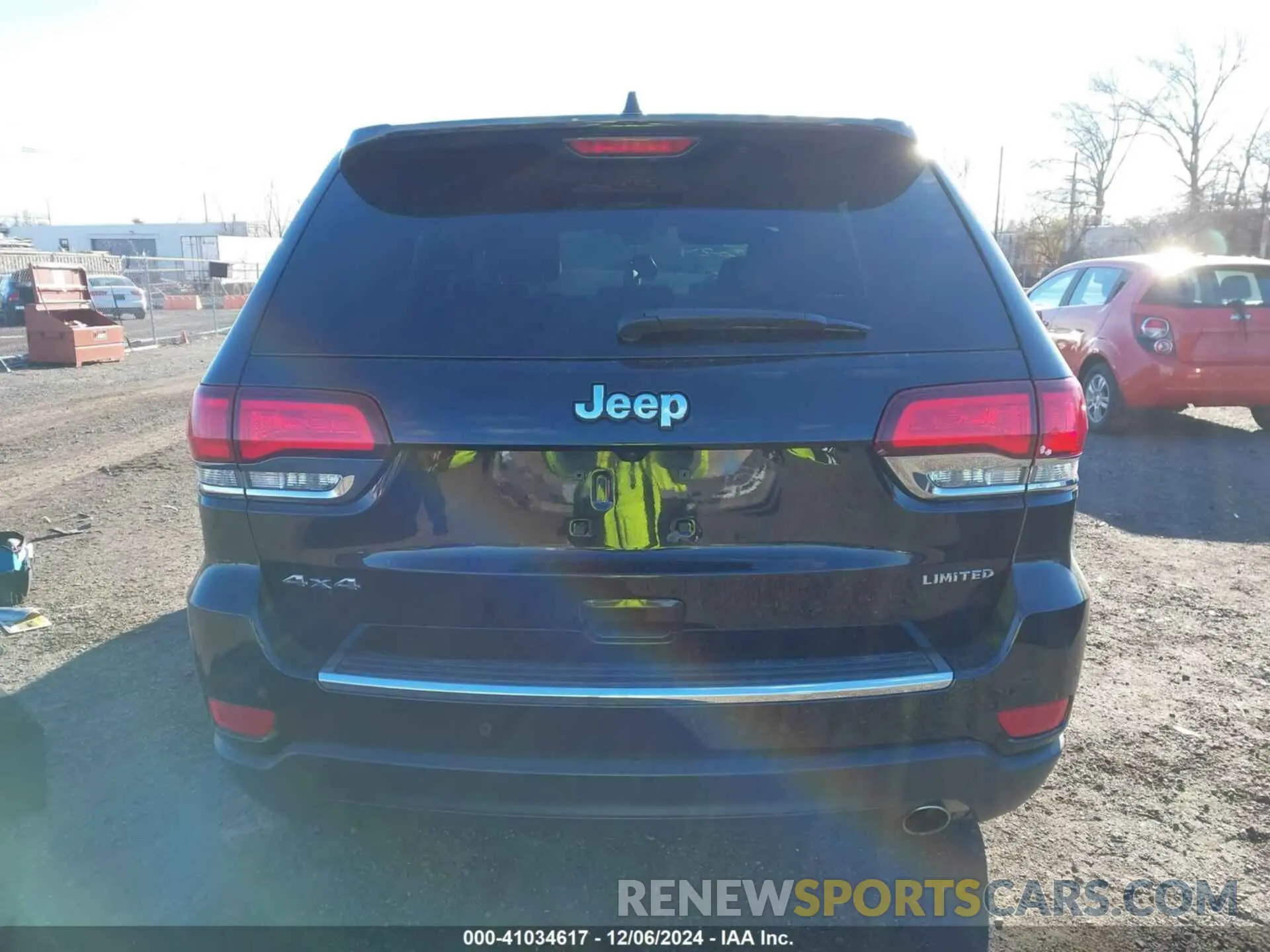 16 Photograph of a damaged car 1C4RJFBG0MC563846 JEEP GRAND CHEROKEE 2021