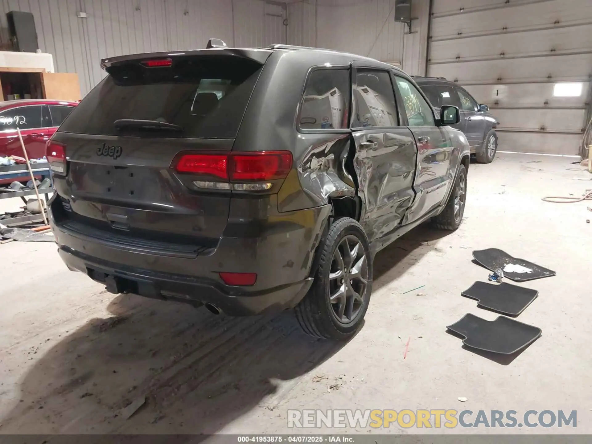 4 Photograph of a damaged car 1C4RJFBG0MC586852 JEEP GRAND CHEROKEE 2021