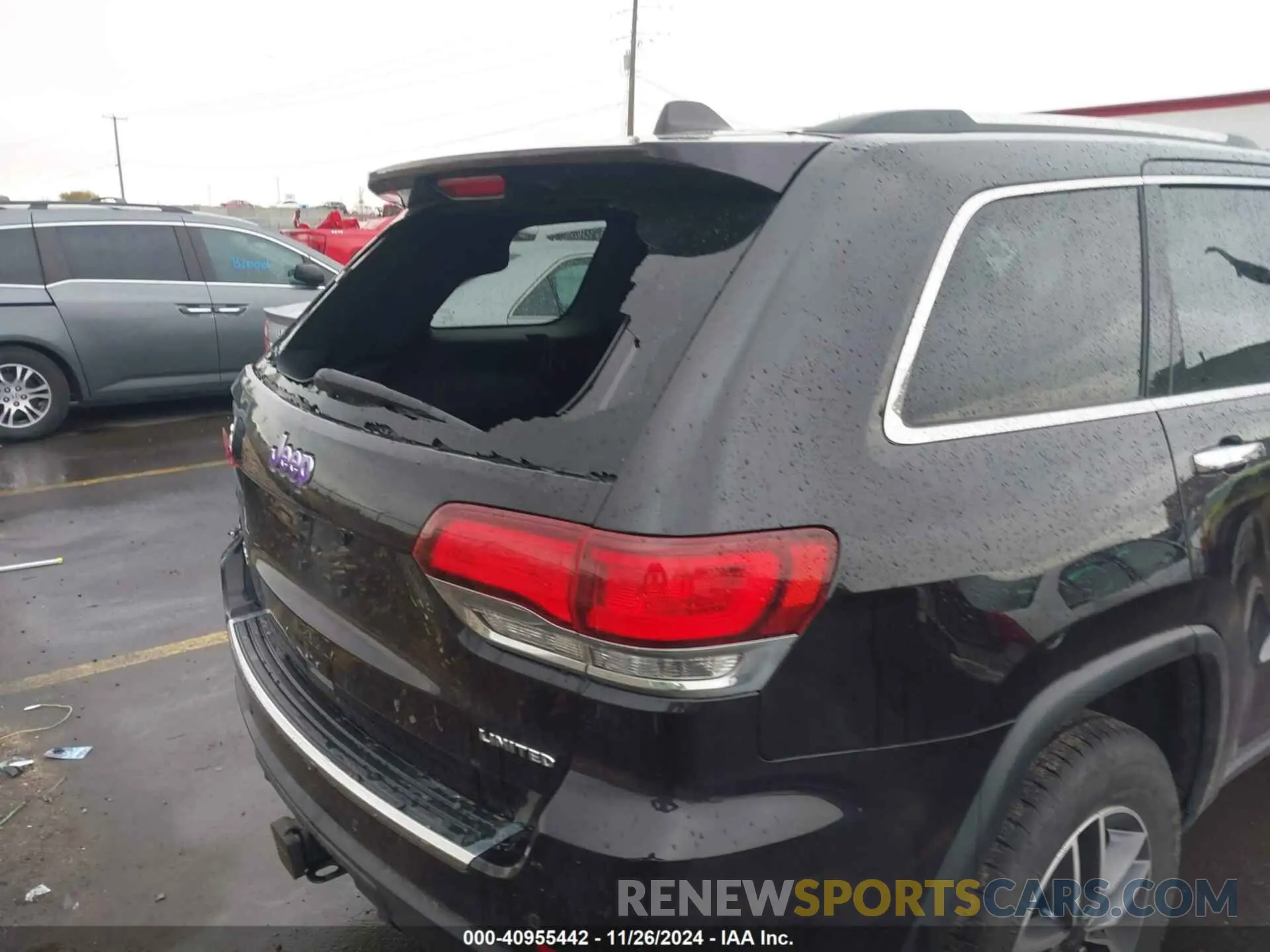 18 Photograph of a damaged car 1C4RJFBG0MC637332 JEEP GRAND CHEROKEE 2021