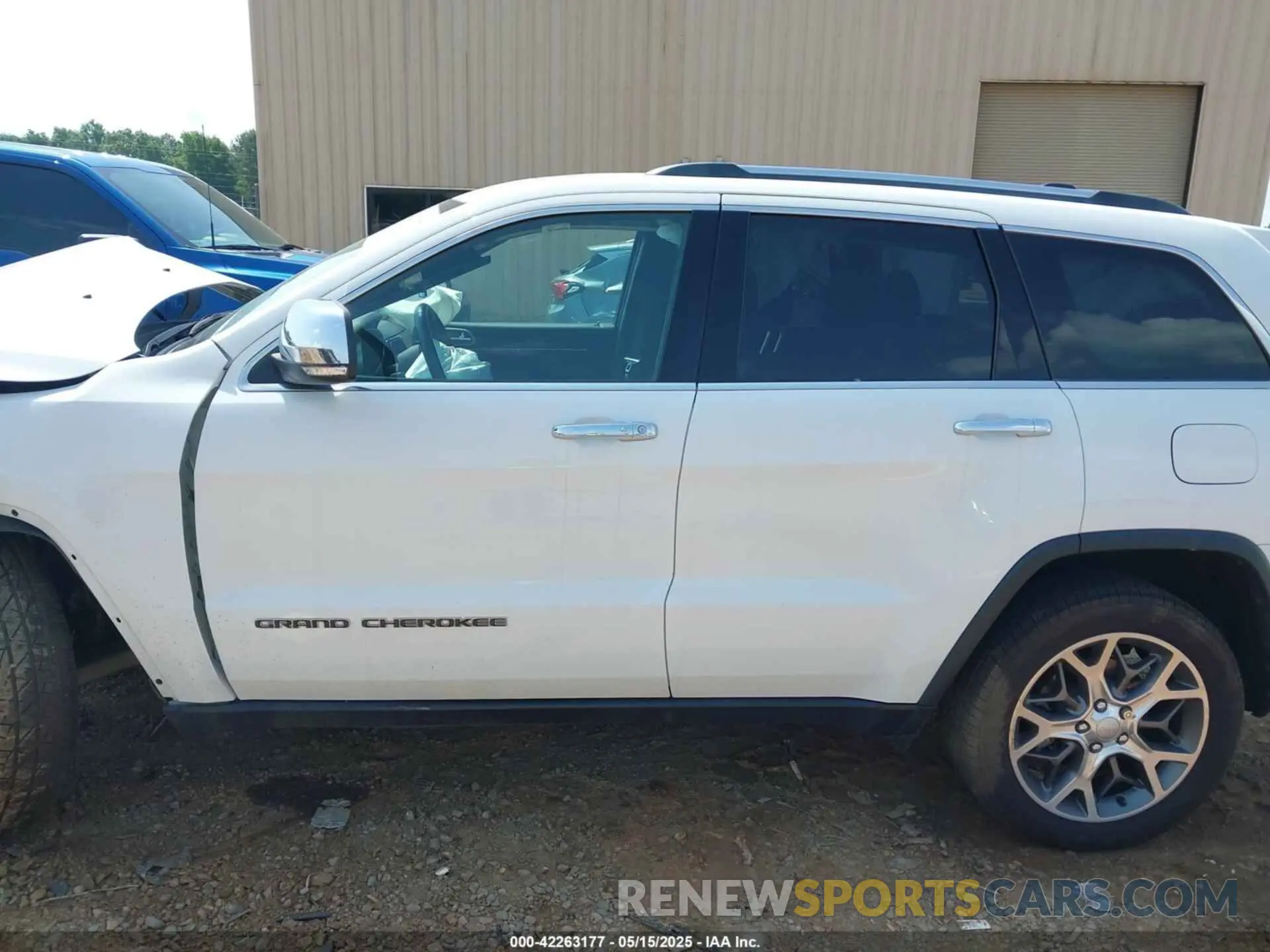 14 Photograph of a damaged car 1C4RJFBG0MC838597 JEEP GRAND CHEROKEE 2021