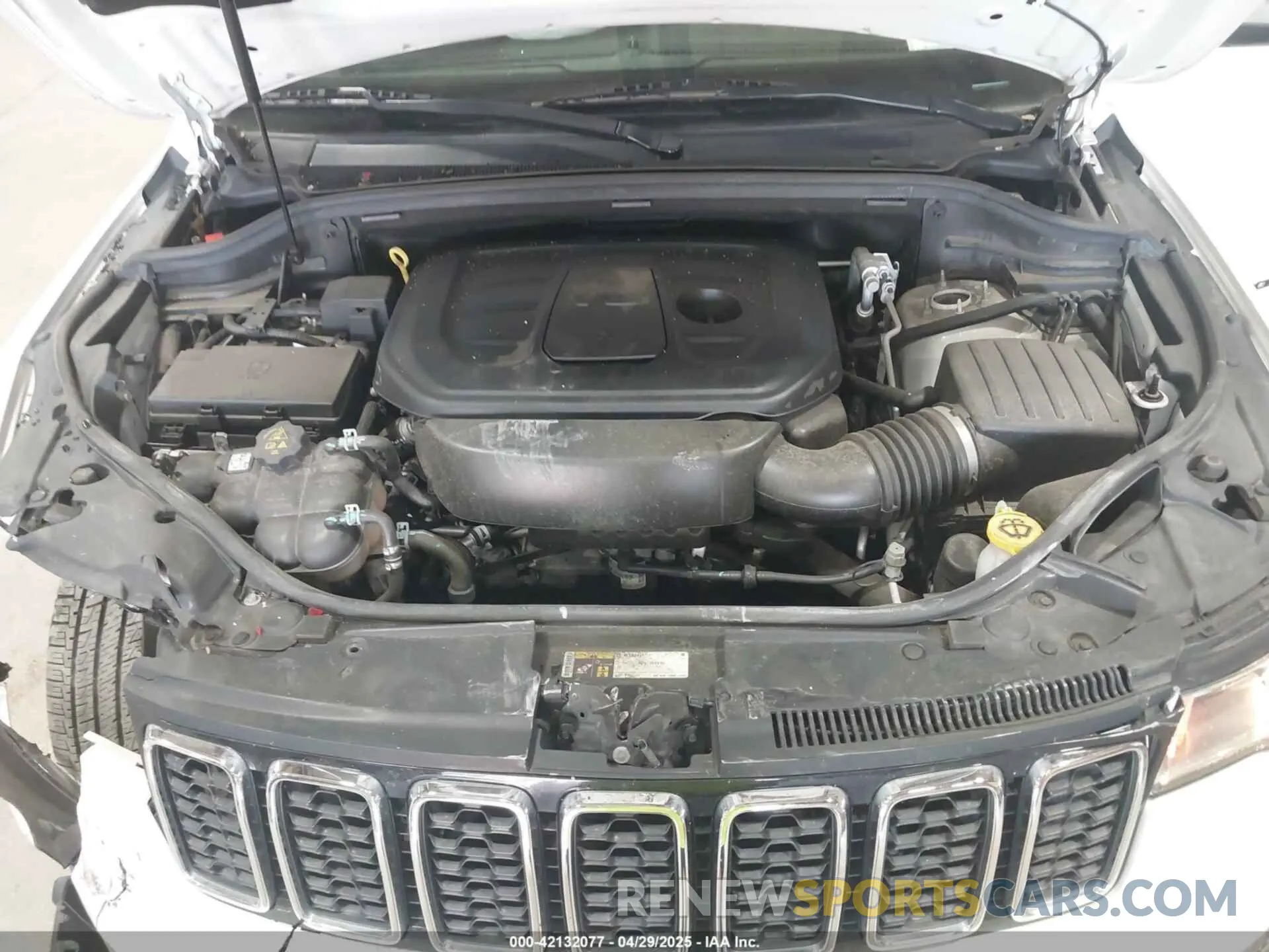 10 Photograph of a damaged car 1C4RJFBG1MC527034 JEEP GRAND CHEROKEE 2021