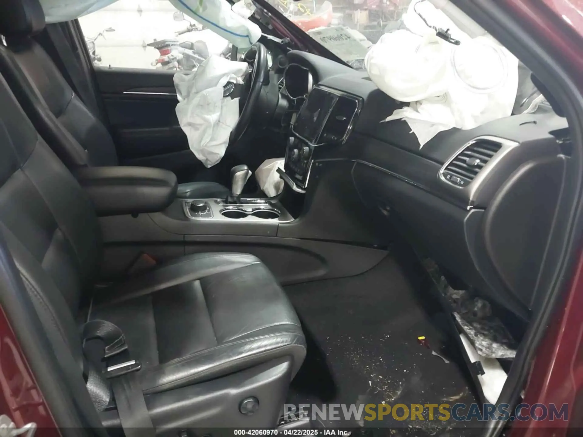 5 Photograph of a damaged car 1C4RJFBG1MC534422 JEEP GRAND CHEROKEE 2021