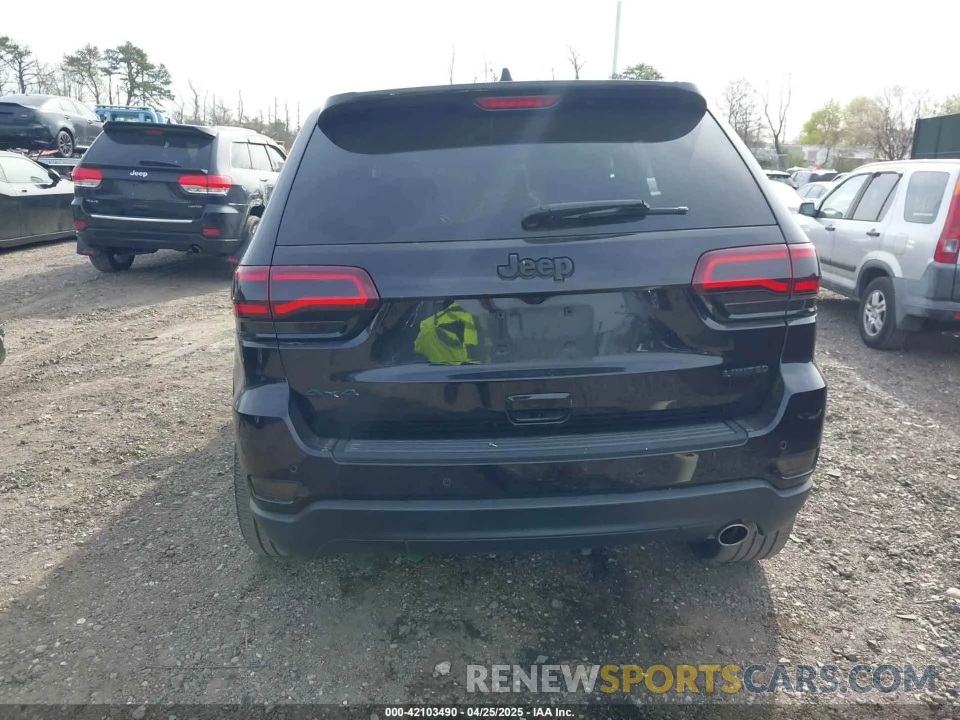 17 Photograph of a damaged car 1C4RJFBG1MC600239 JEEP GRAND CHEROKEE 2021