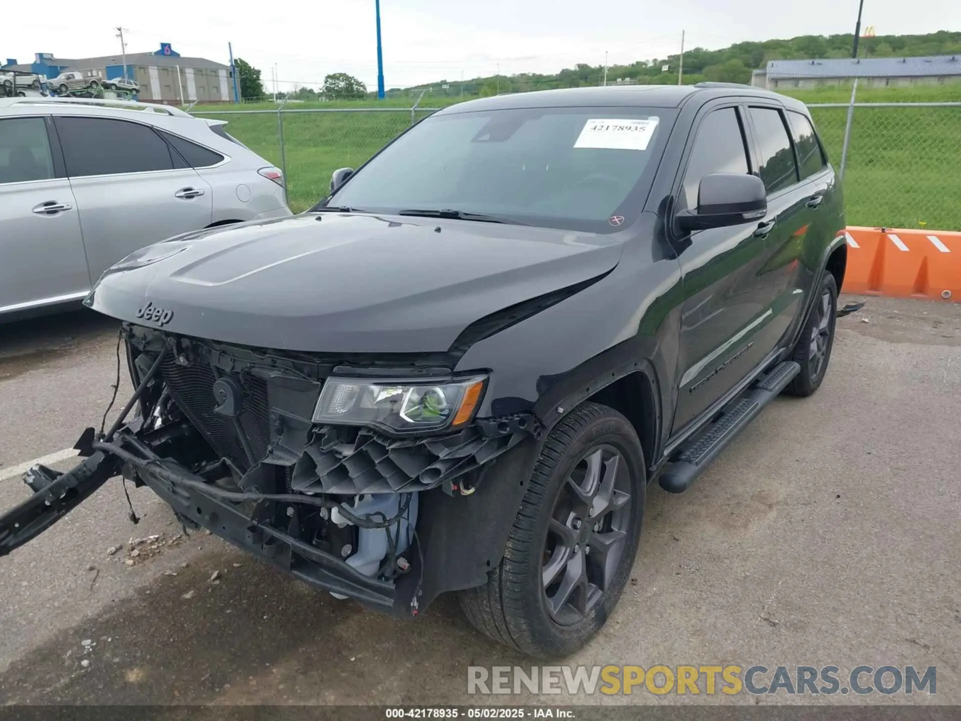 2 Photograph of a damaged car 1C4RJFBG1MC613220 JEEP GRAND CHEROKEE 2021
