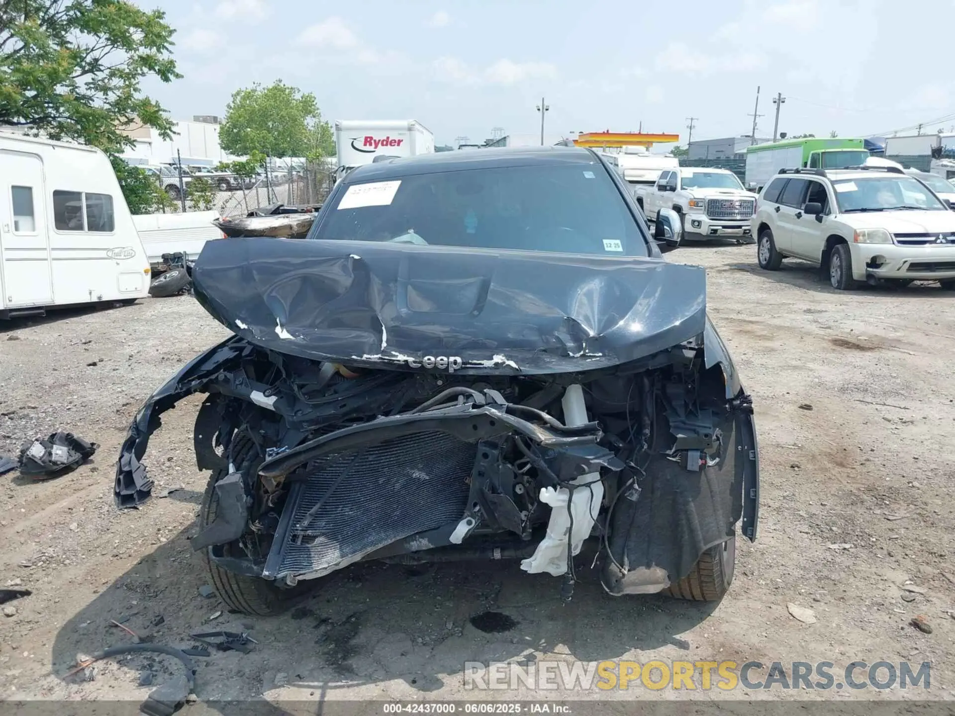 13 Photograph of a damaged car 1C4RJFBG2MC568434 JEEP GRAND CHEROKEE 2021