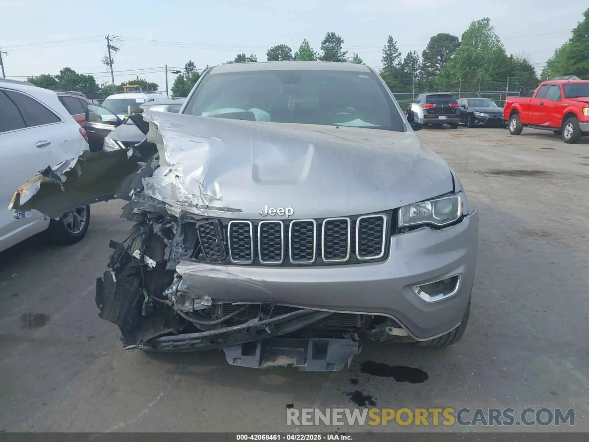 11 Photograph of a damaged car 1C4RJFBG2MC612156 JEEP GRAND CHEROKEE 2021