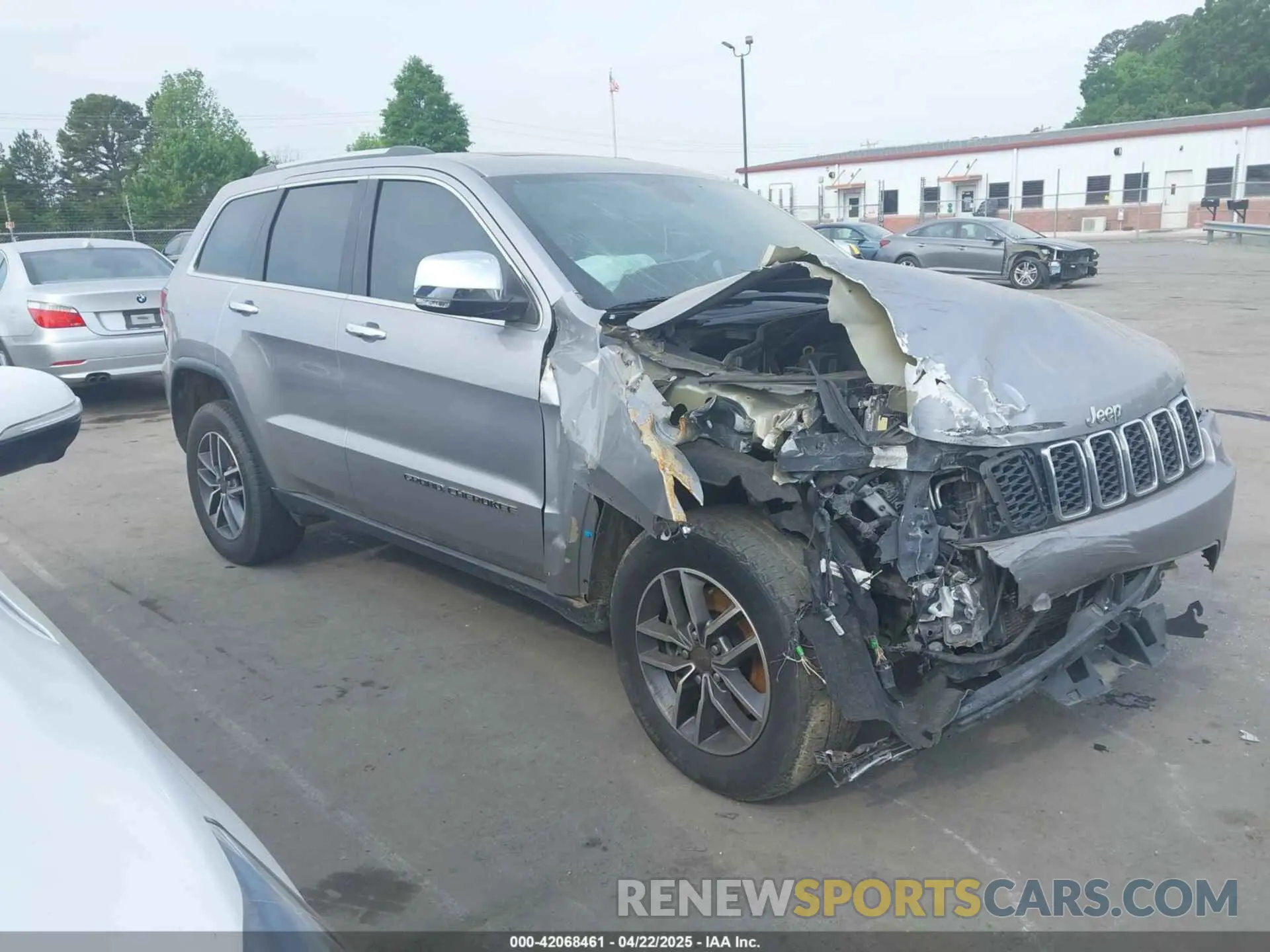 12 Photograph of a damaged car 1C4RJFBG2MC612156 JEEP GRAND CHEROKEE 2021