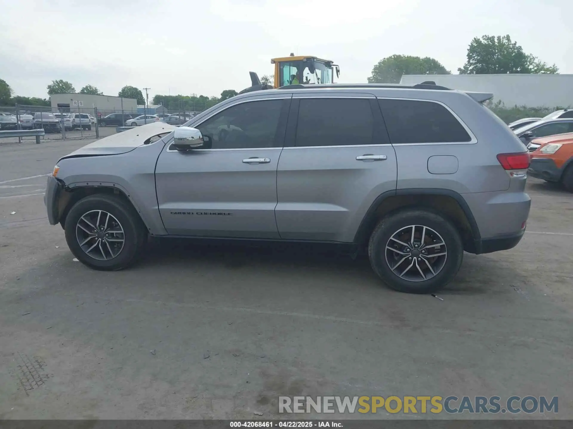 13 Photograph of a damaged car 1C4RJFBG2MC612156 JEEP GRAND CHEROKEE 2021