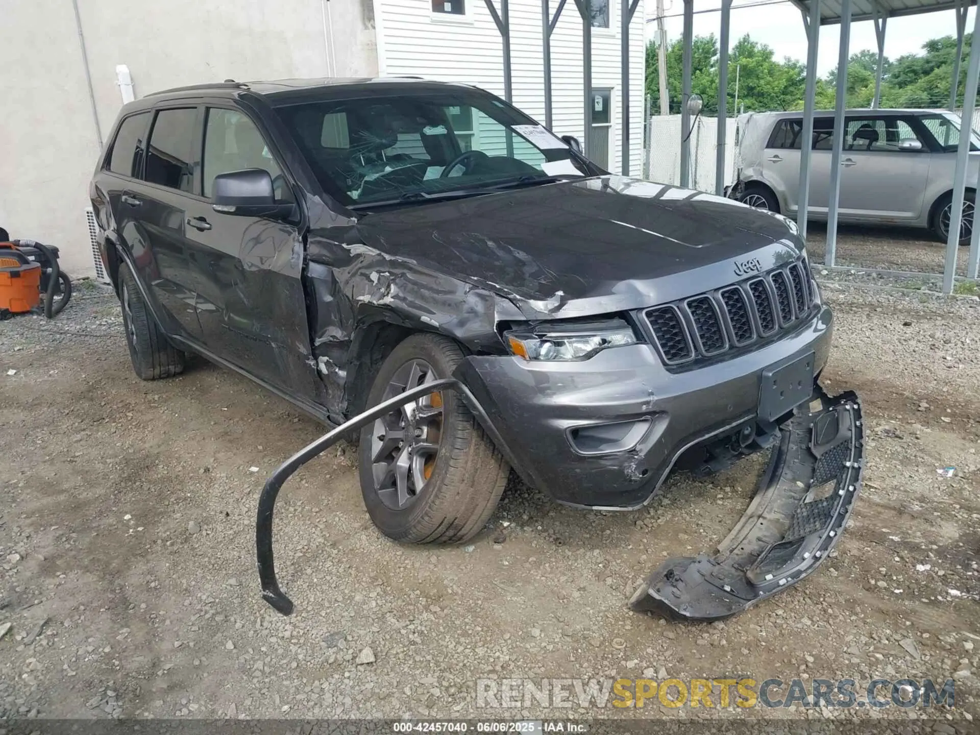 1 Photograph of a damaged car 1C4RJFBG2MC612416 JEEP GRAND CHEROKEE 2021