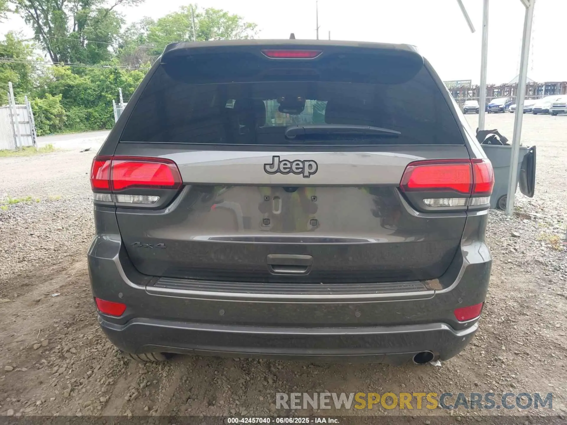 16 Photograph of a damaged car 1C4RJFBG2MC612416 JEEP GRAND CHEROKEE 2021