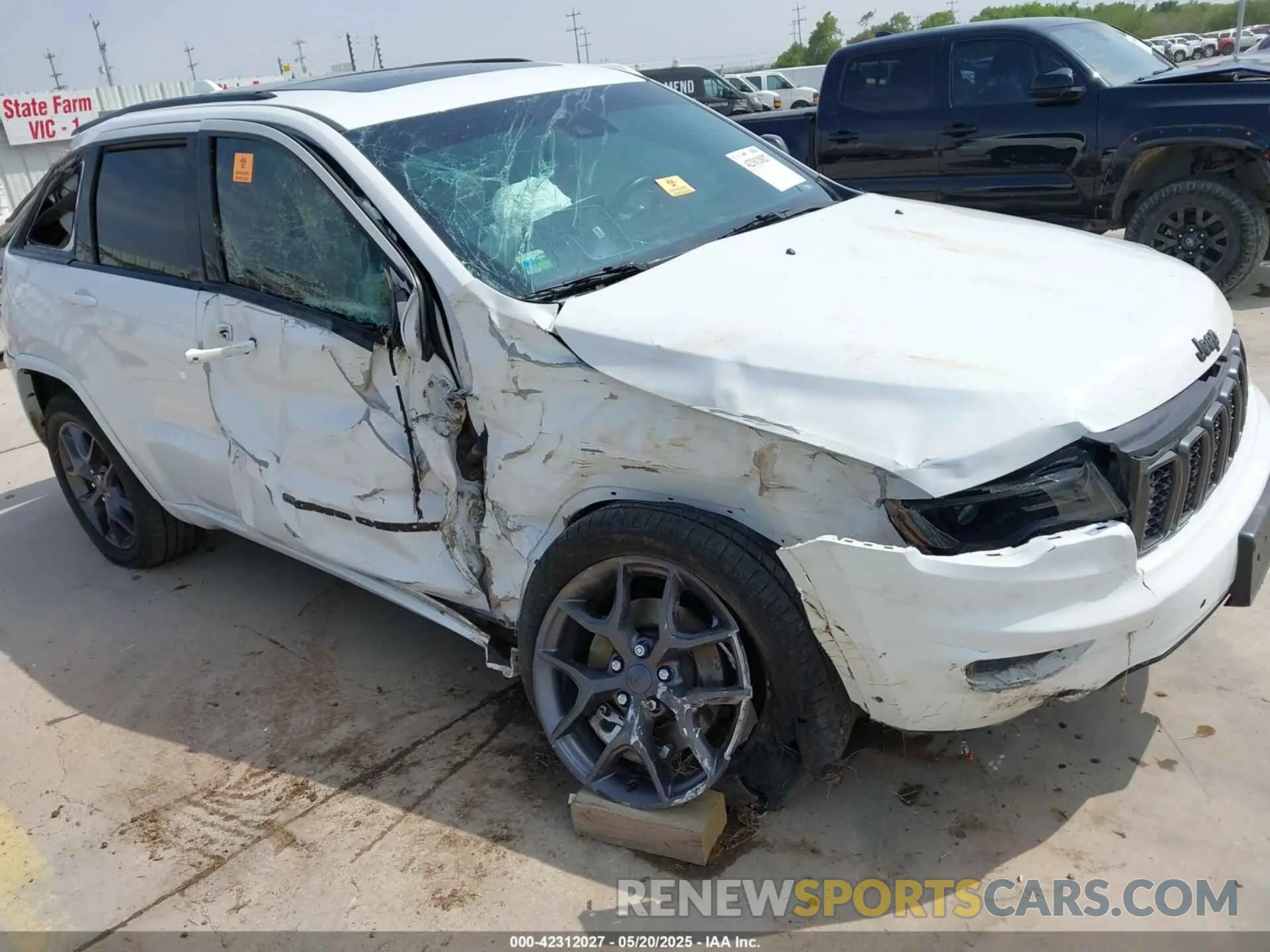 6 Photograph of a damaged car 1C4RJFBG2MC622766 JEEP GRAND CHEROKEE 2021