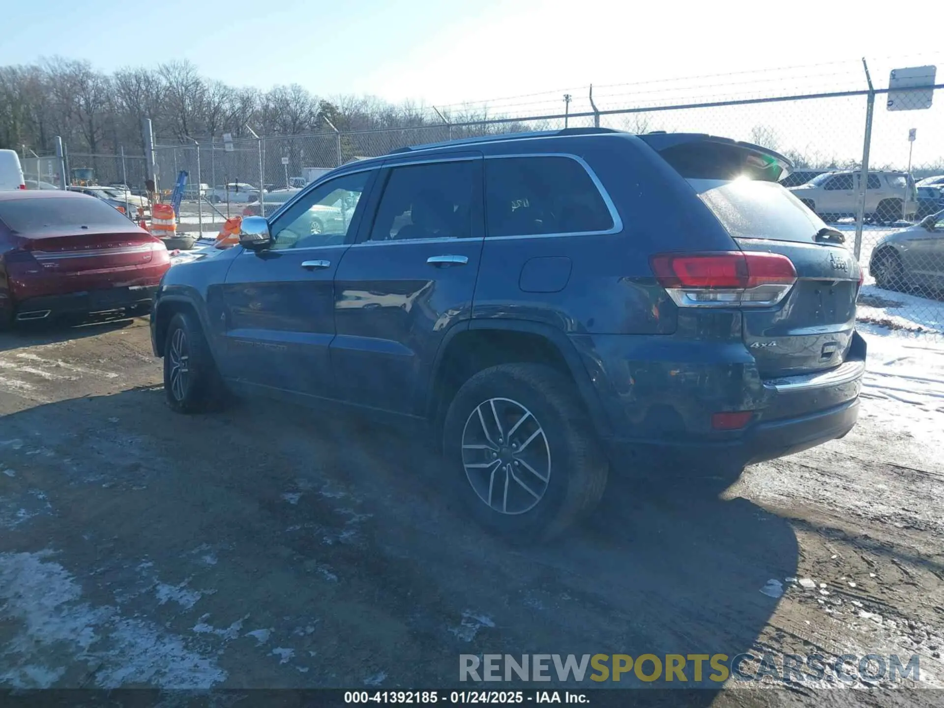 3 Photograph of a damaged car 1C4RJFBG2MC666167 JEEP GRAND CHEROKEE 2021