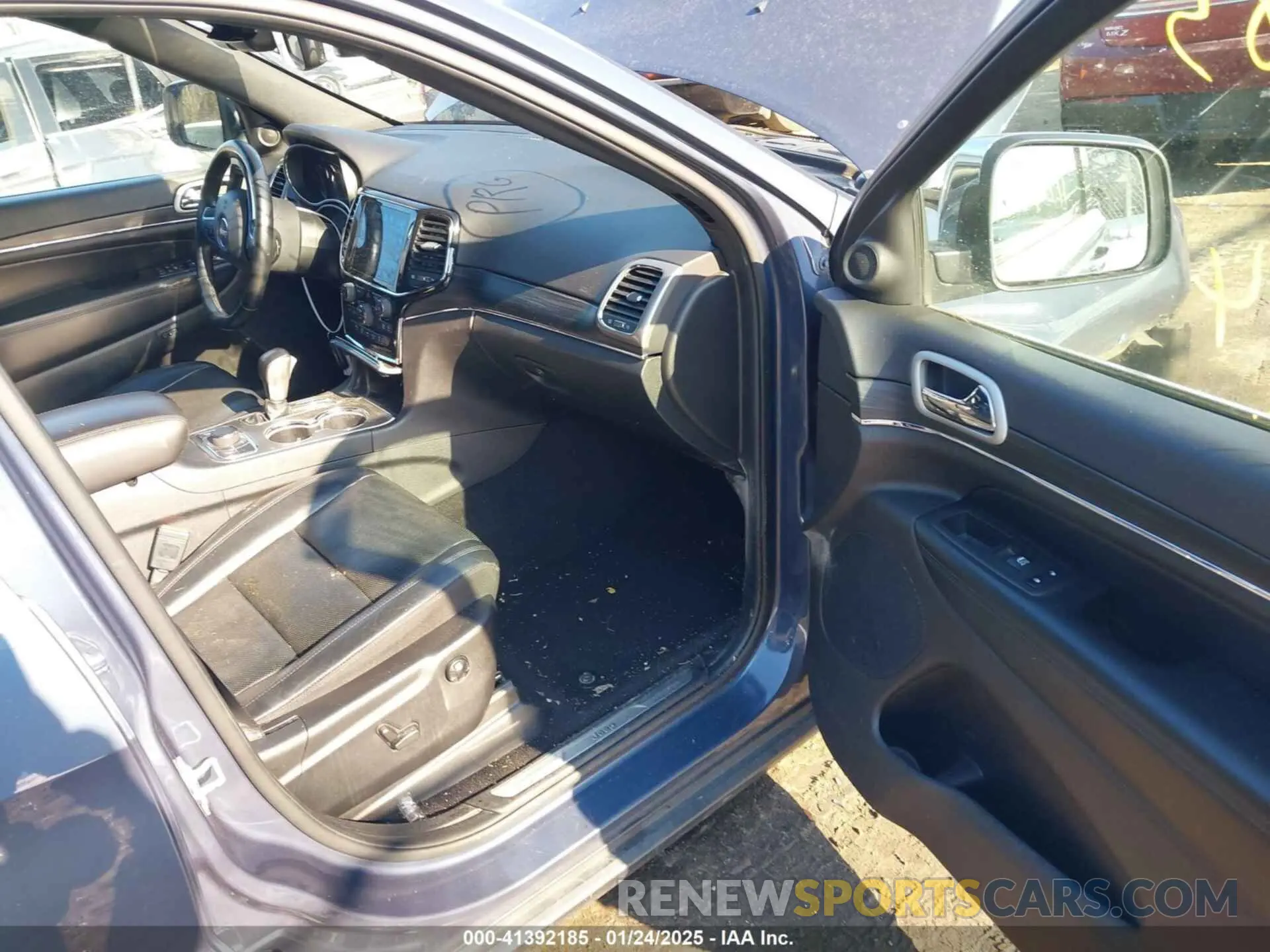 5 Photograph of a damaged car 1C4RJFBG2MC666167 JEEP GRAND CHEROKEE 2021