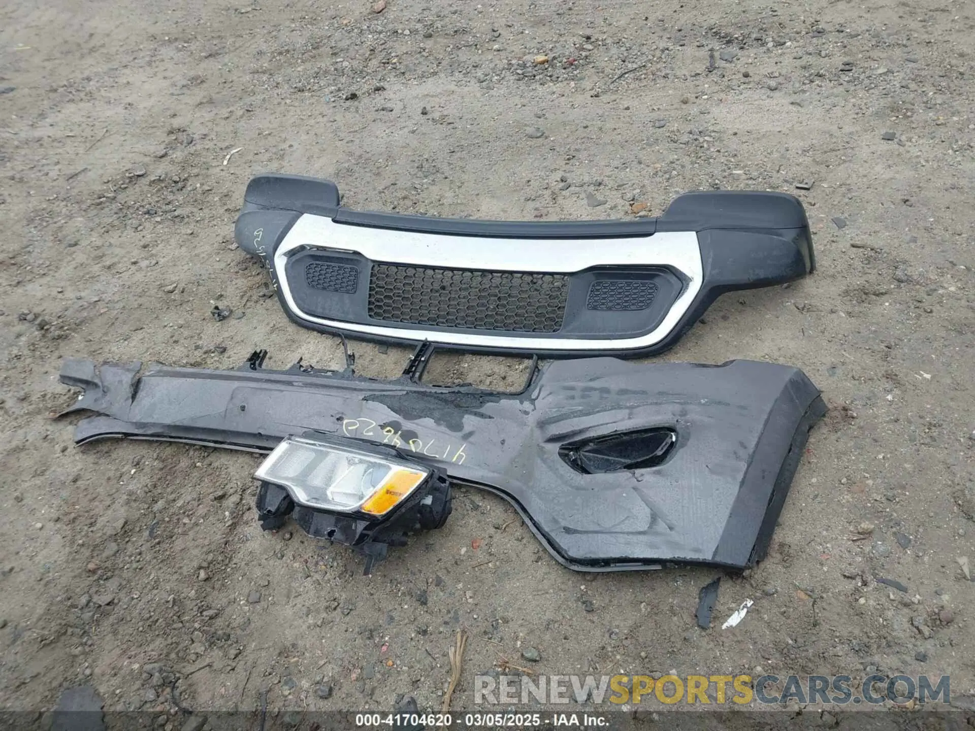 12 Photograph of a damaged car 1C4RJFBG2MC667268 JEEP GRAND CHEROKEE 2021