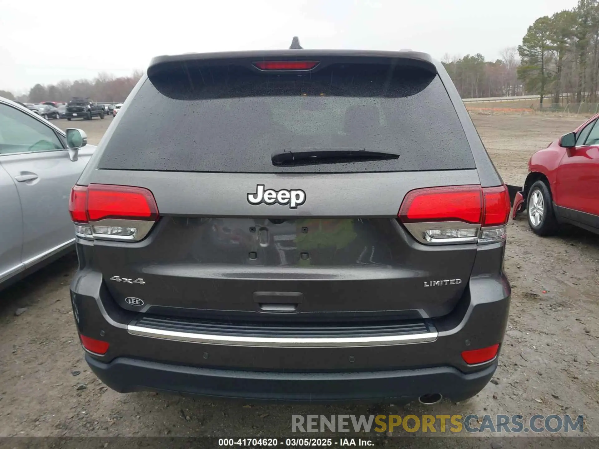 17 Photograph of a damaged car 1C4RJFBG2MC667268 JEEP GRAND CHEROKEE 2021